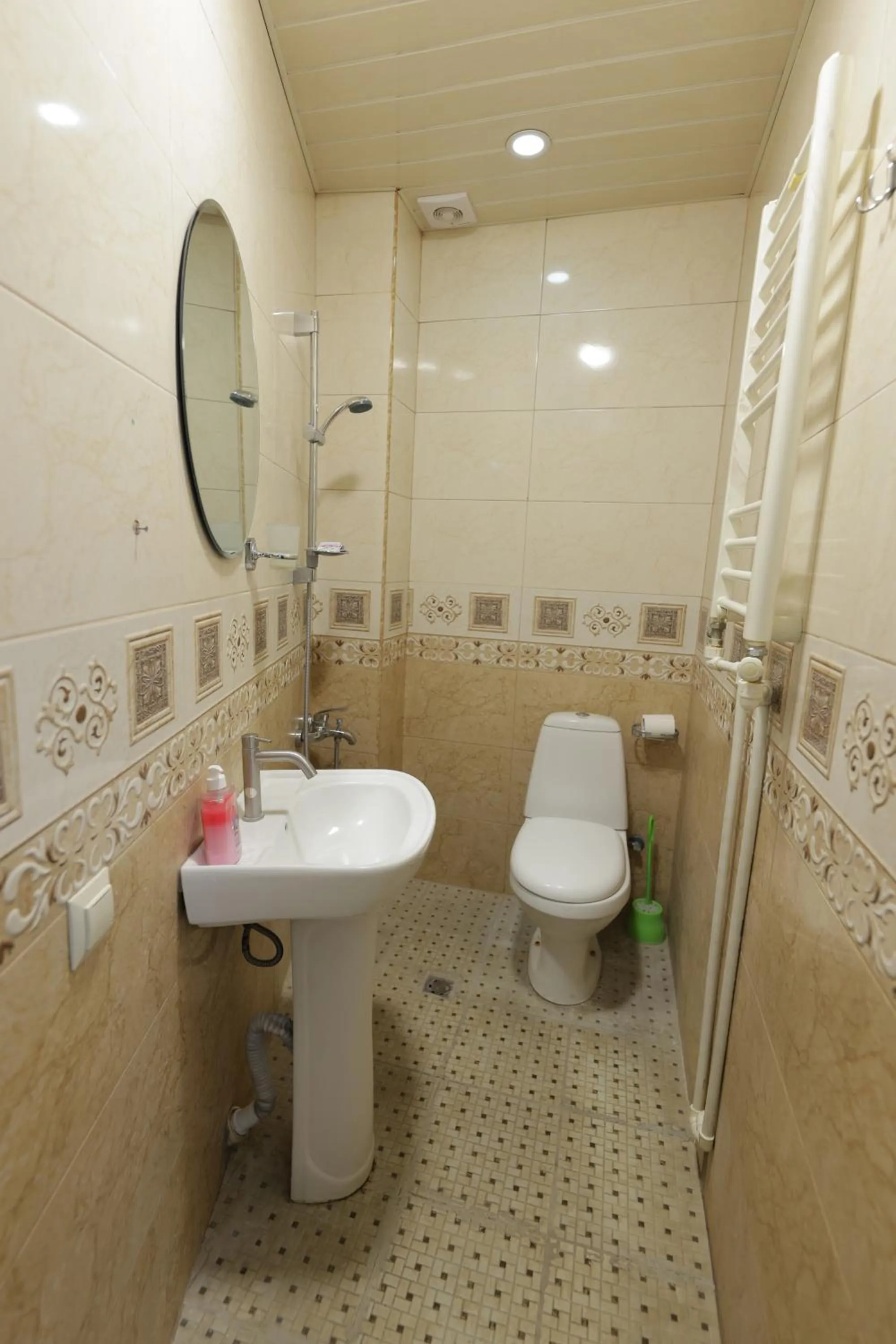 Shower in MarNar Hotel