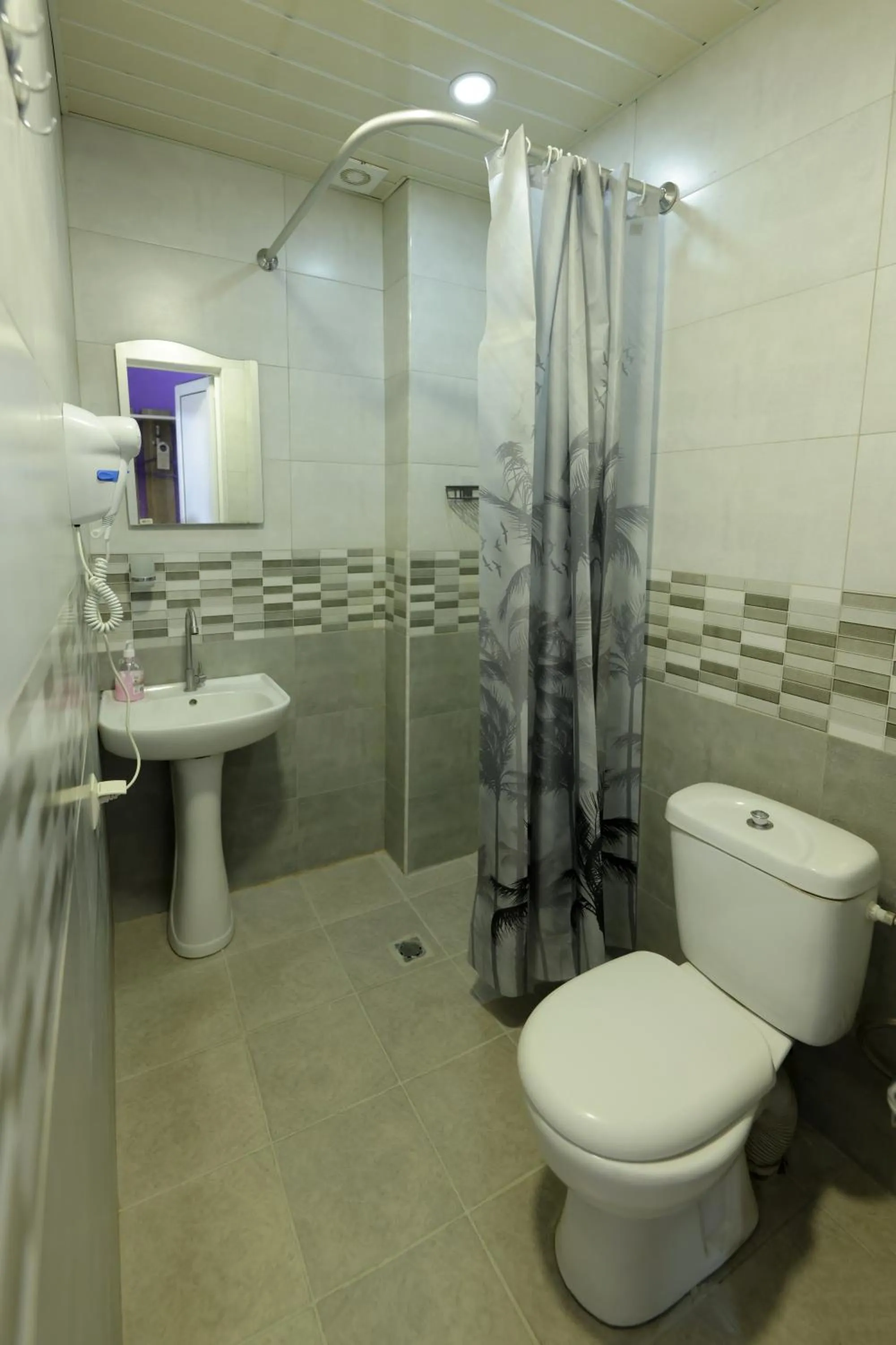 Shower in MarNar Hotel