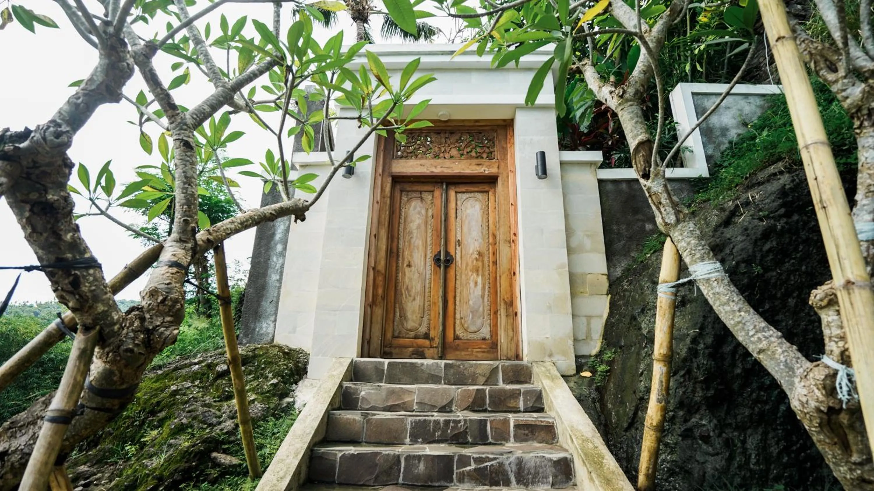 Facade/entrance in The Lavana Villa Lombok Sunset