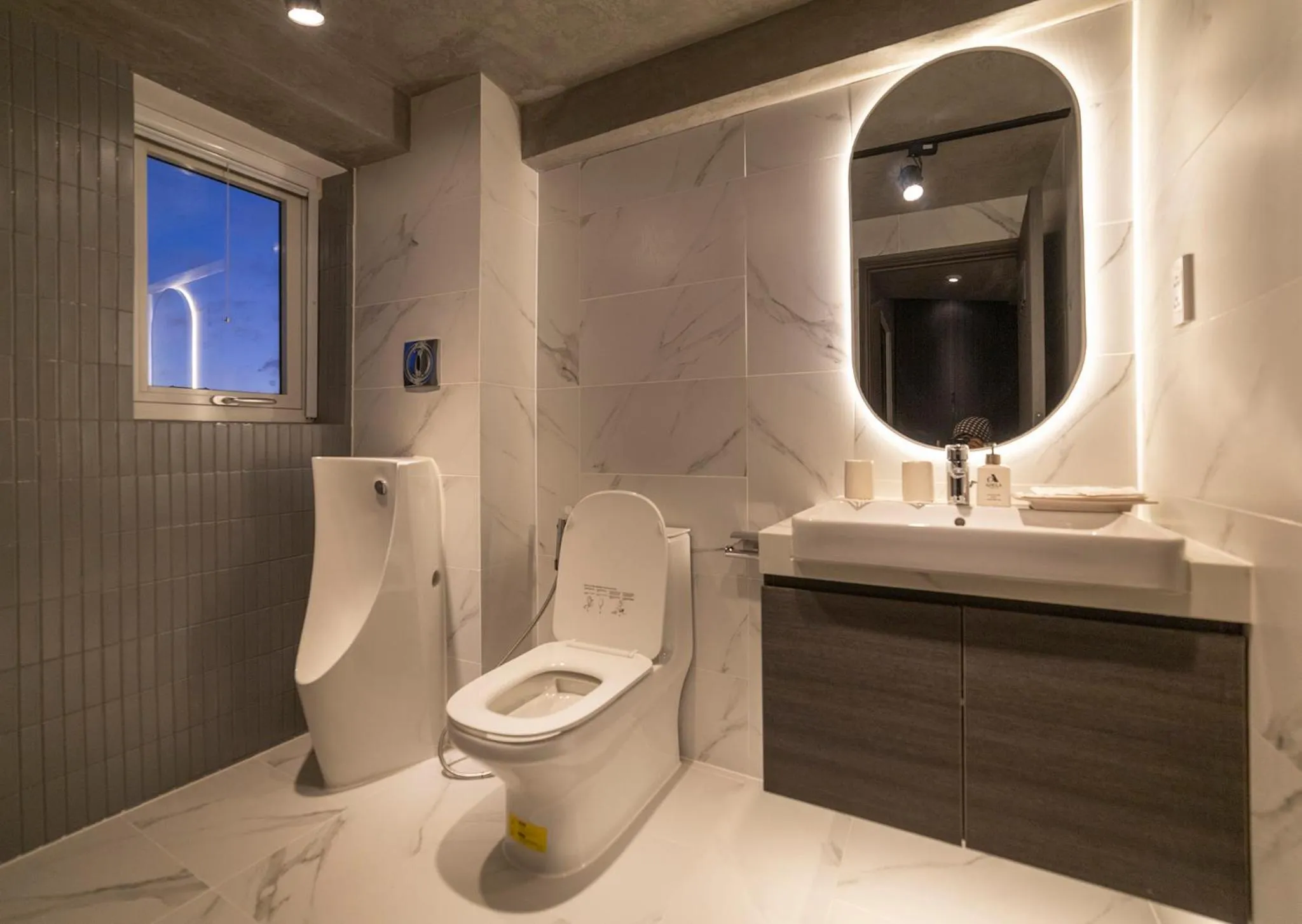 Toilet in Adela Hotel Dalat