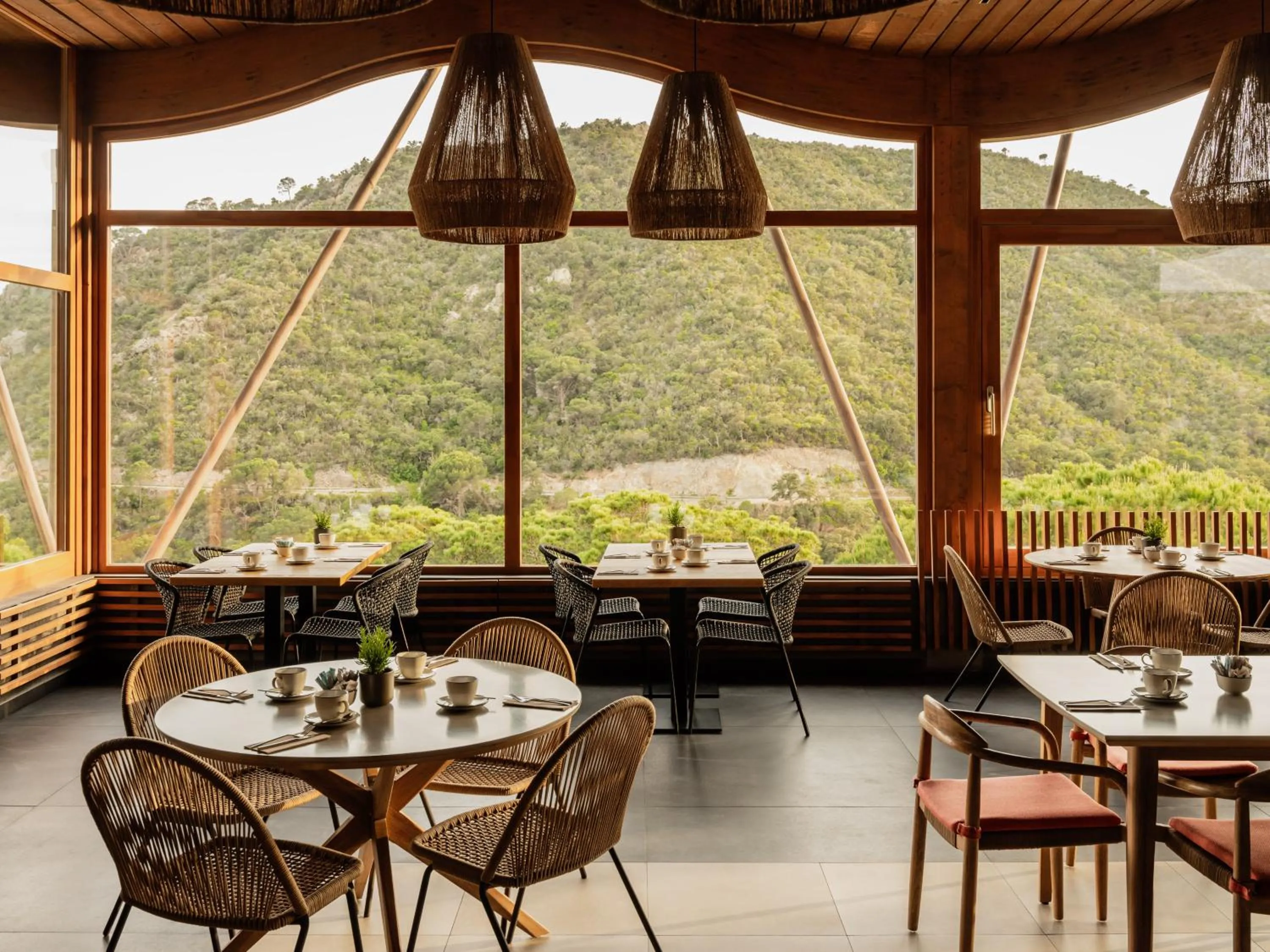 Restaurant/Places to Eat in Pola Giverola Resort