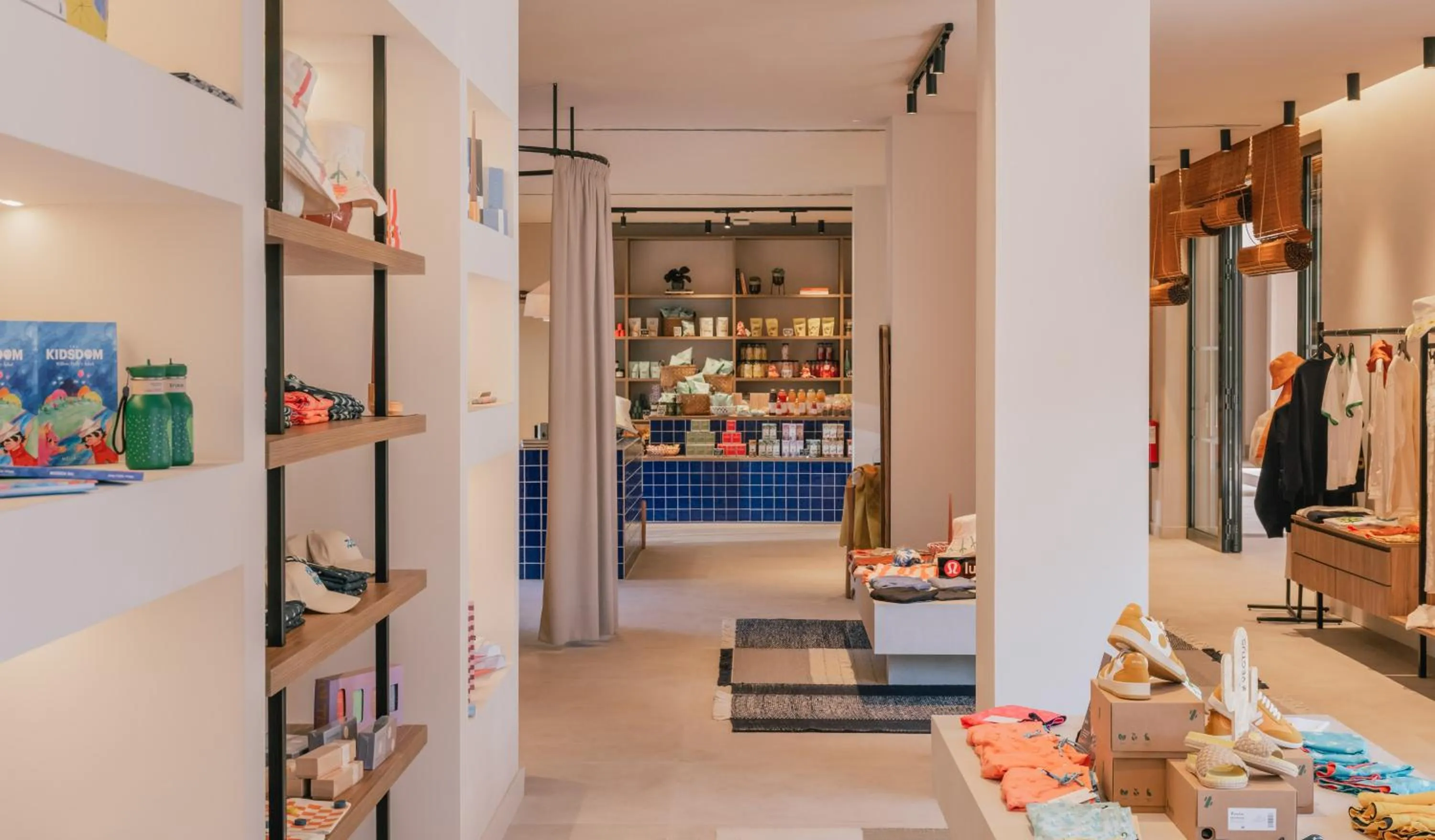 On-site shops in Pola Giverola Resort