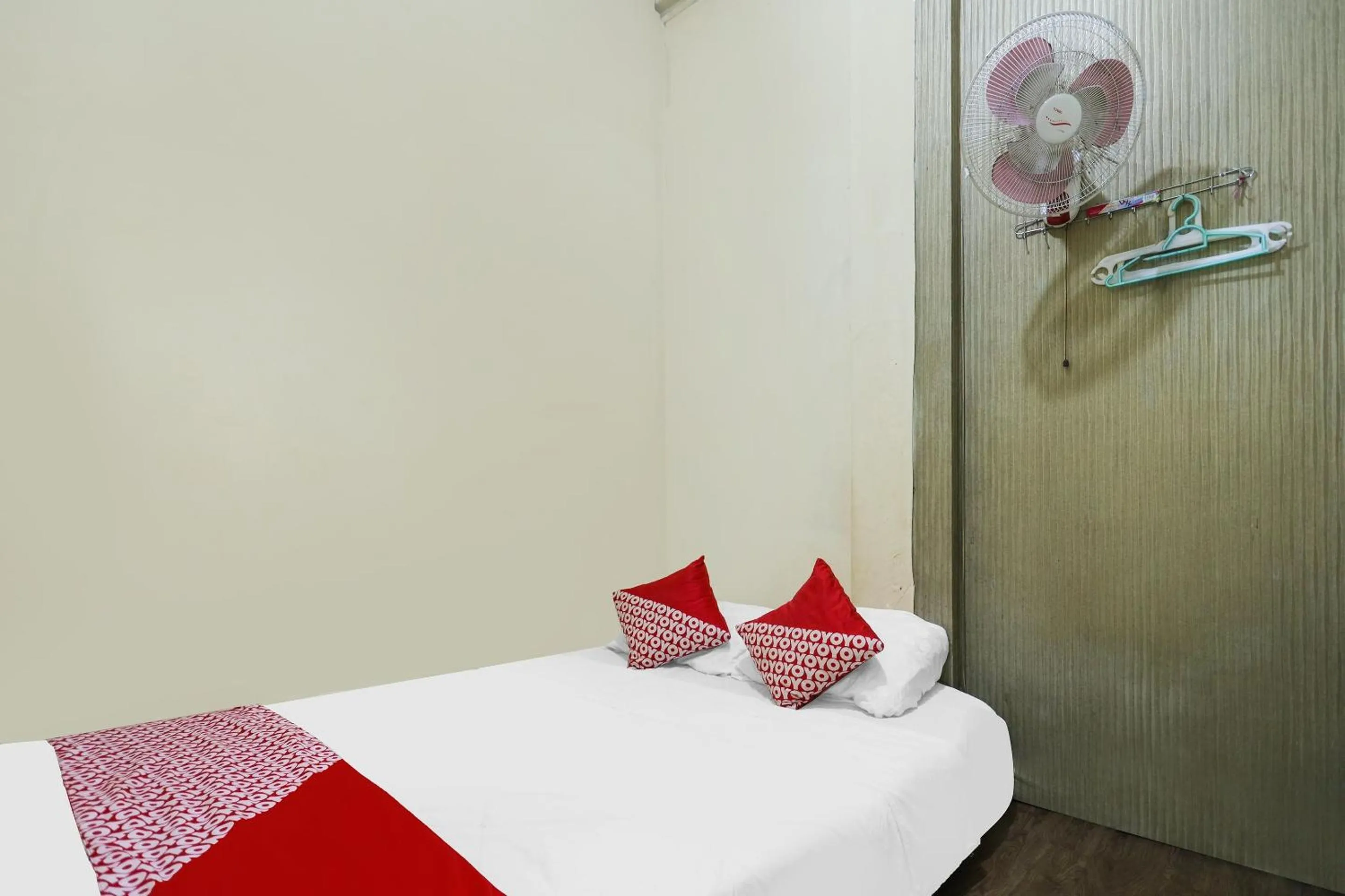 Bedroom, Bed in Hotel O Bagus Stay
