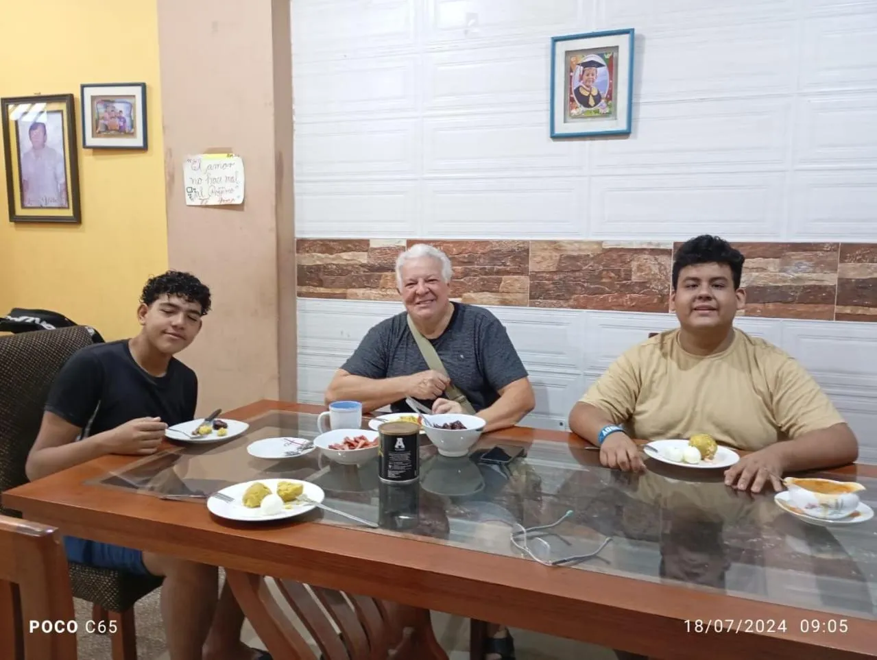 Restaurant/places to eat in Emanuel&Cavita