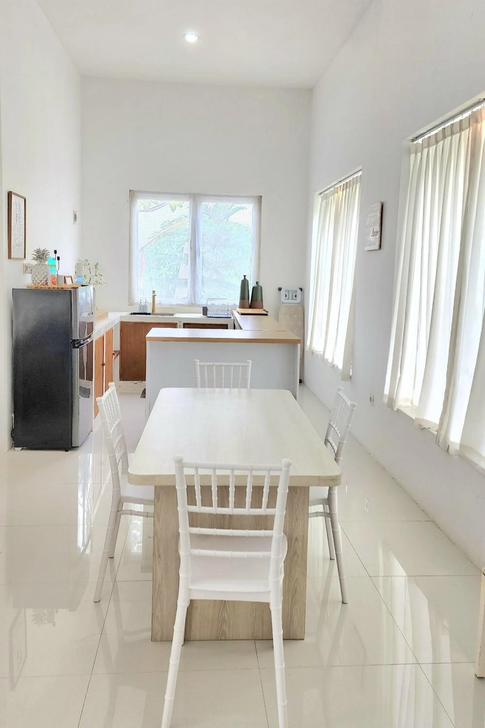 Dining area in Floraison Living Villa Yogyakarta