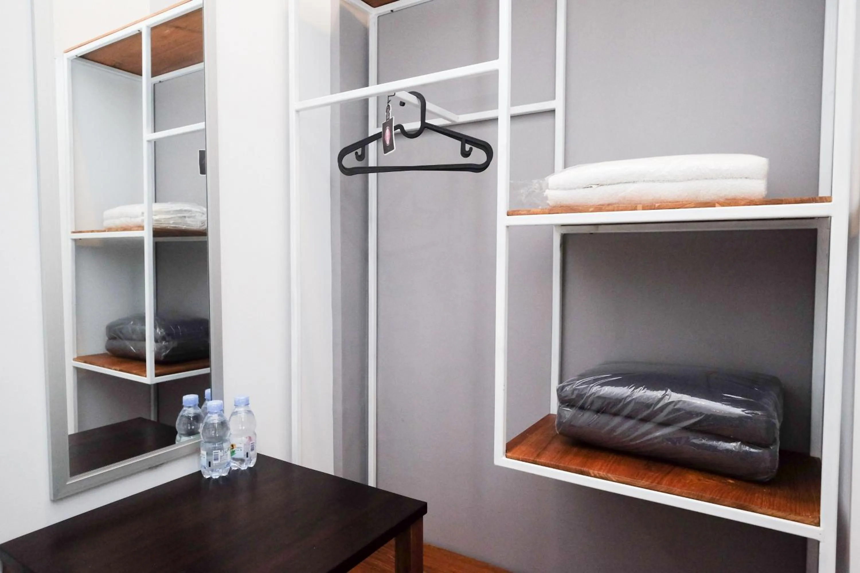 wardrobe in RedDoorz Plus near Alun Alun Kota Blora