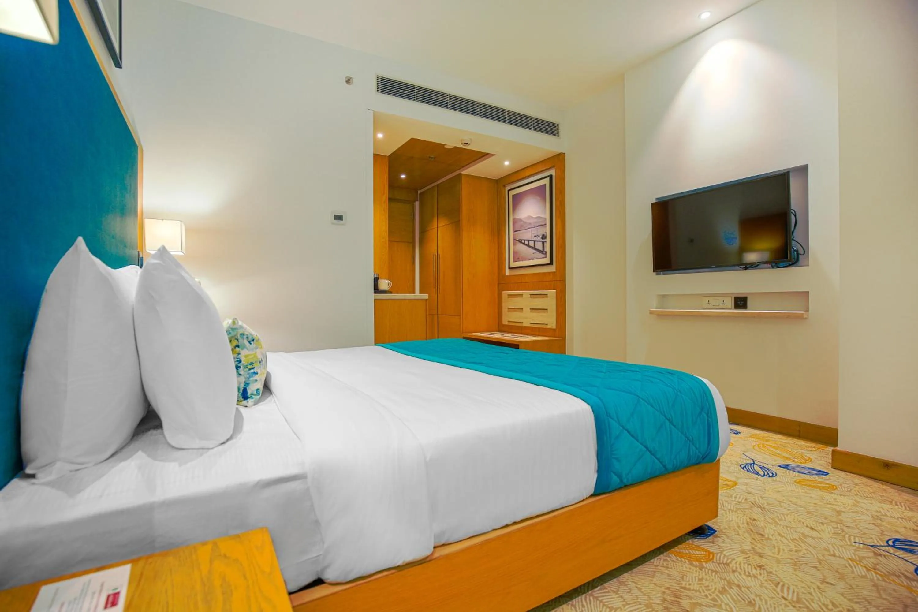 Bed in Best Western Plus Chandigarh Mohali