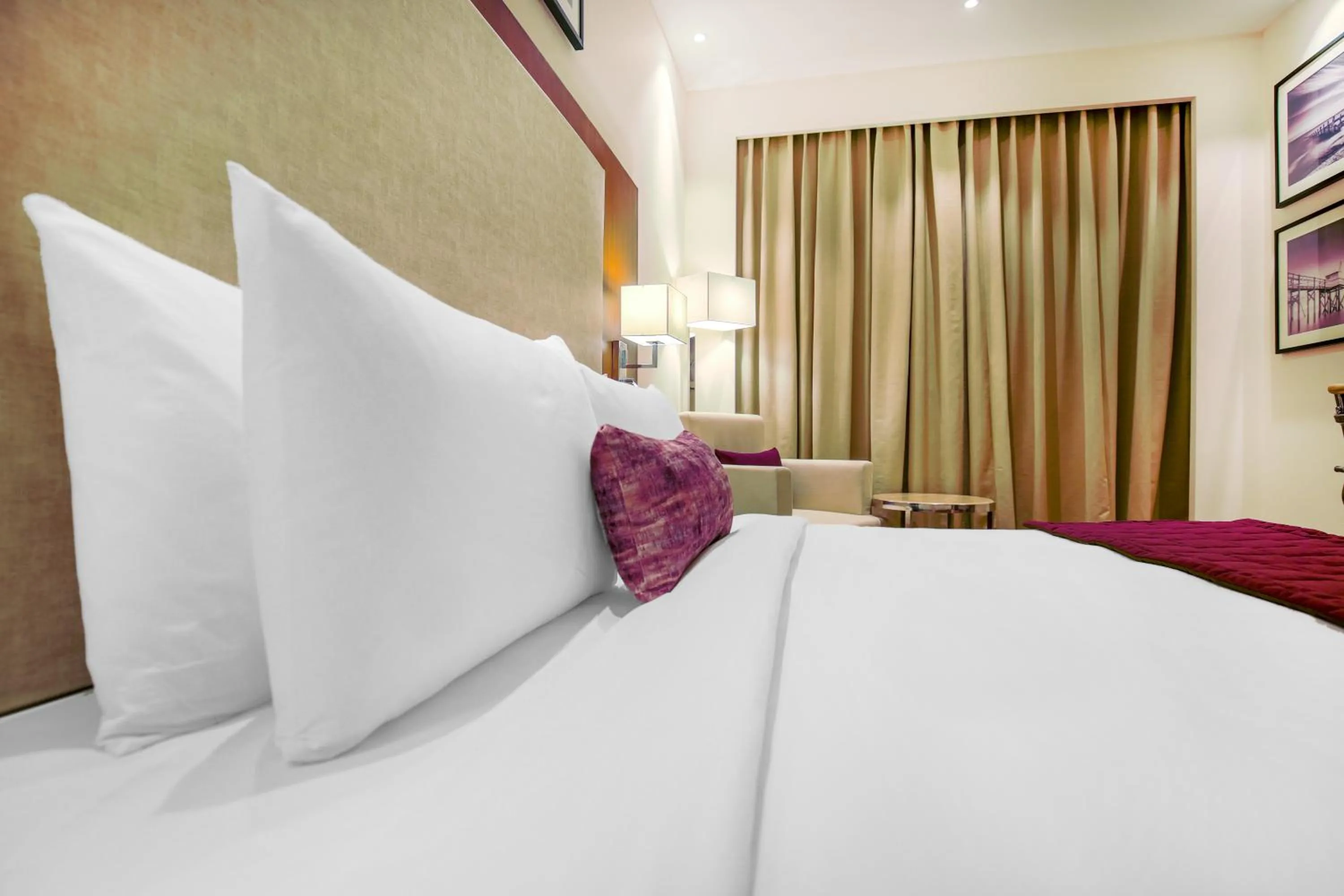 Bed in Best Western Plus Chandigarh Mohali