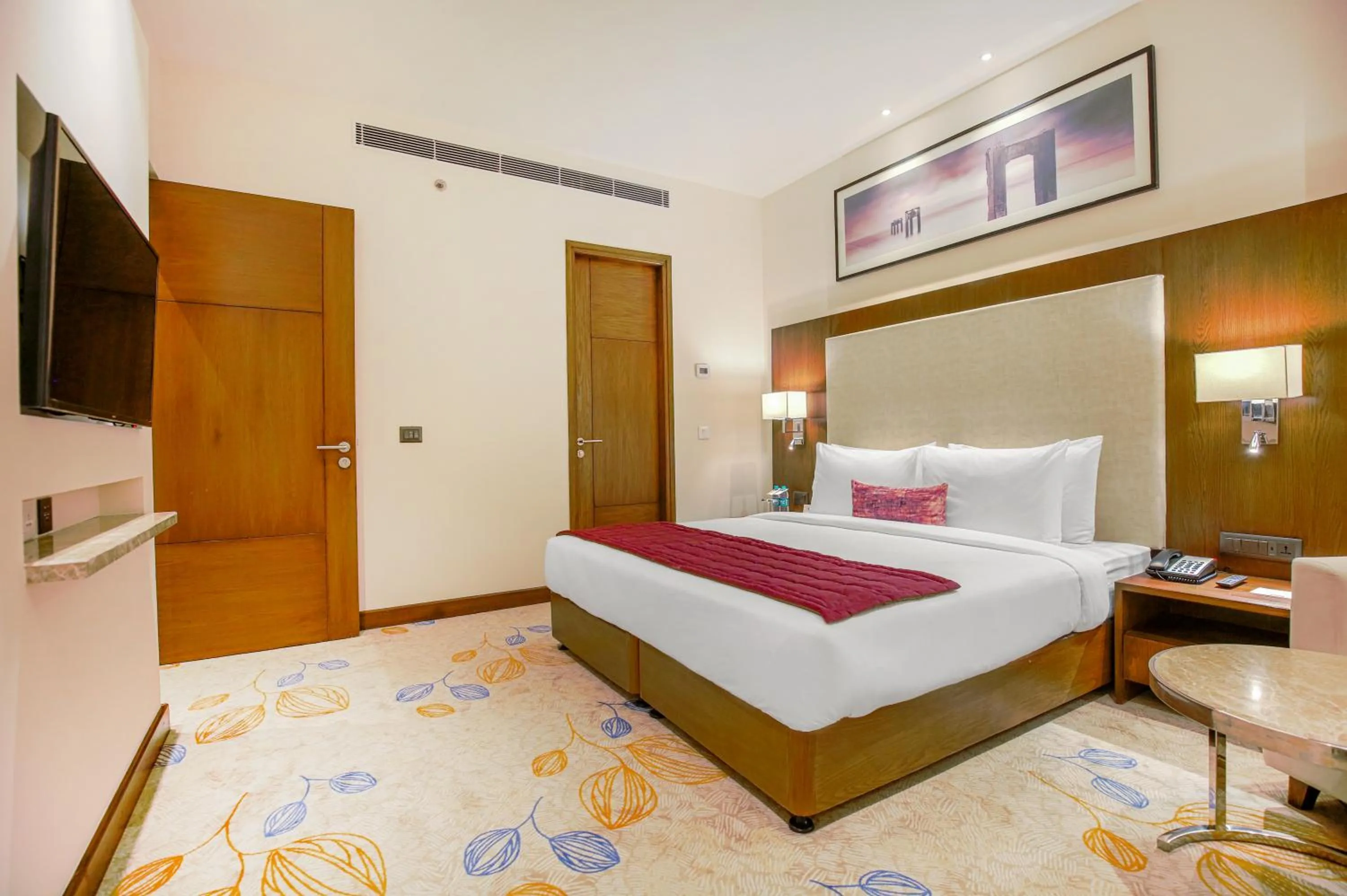 Bed in Best Western Plus Chandigarh Mohali
