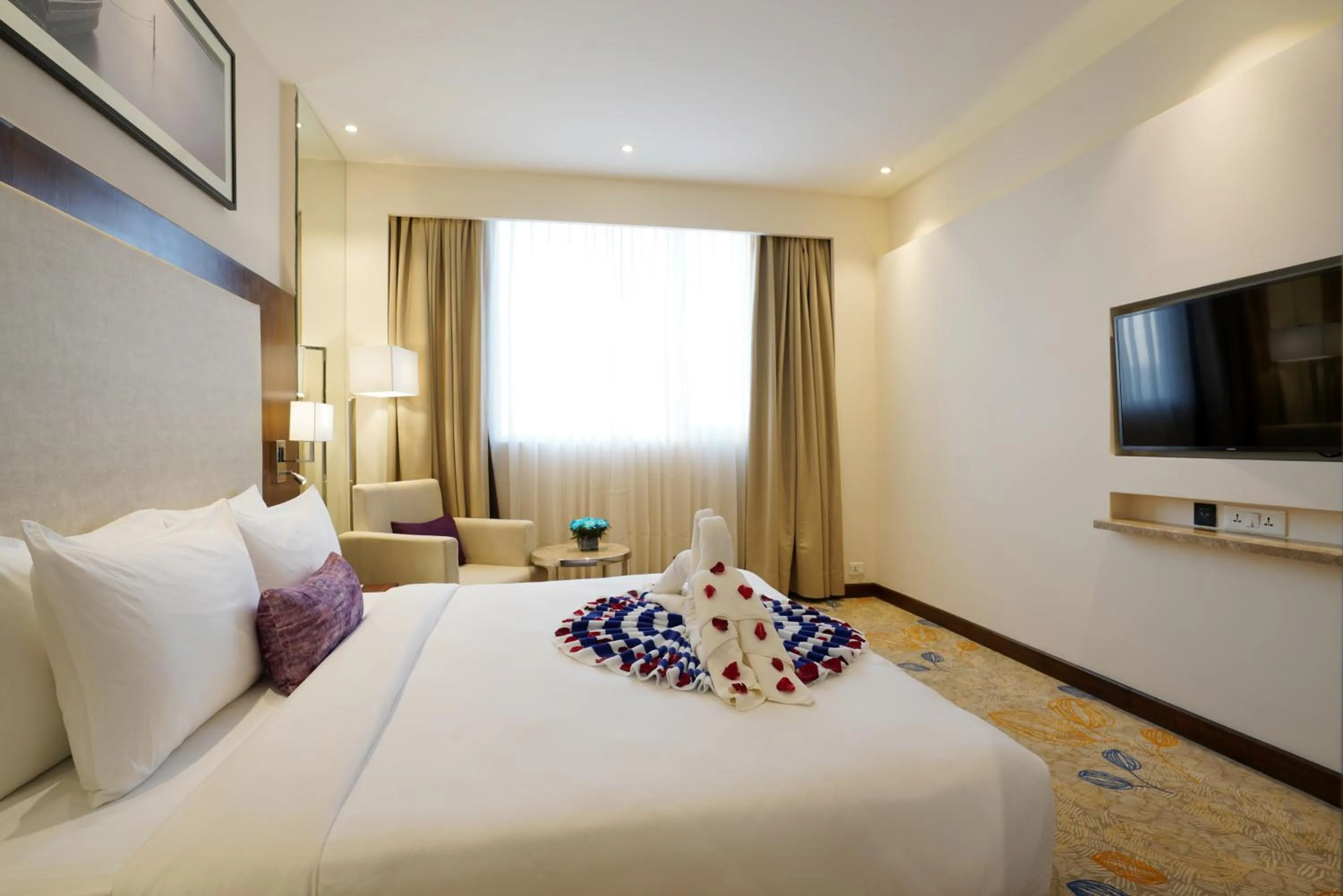 Living room, Bed in Best Western Plus Chandigarh Mohali