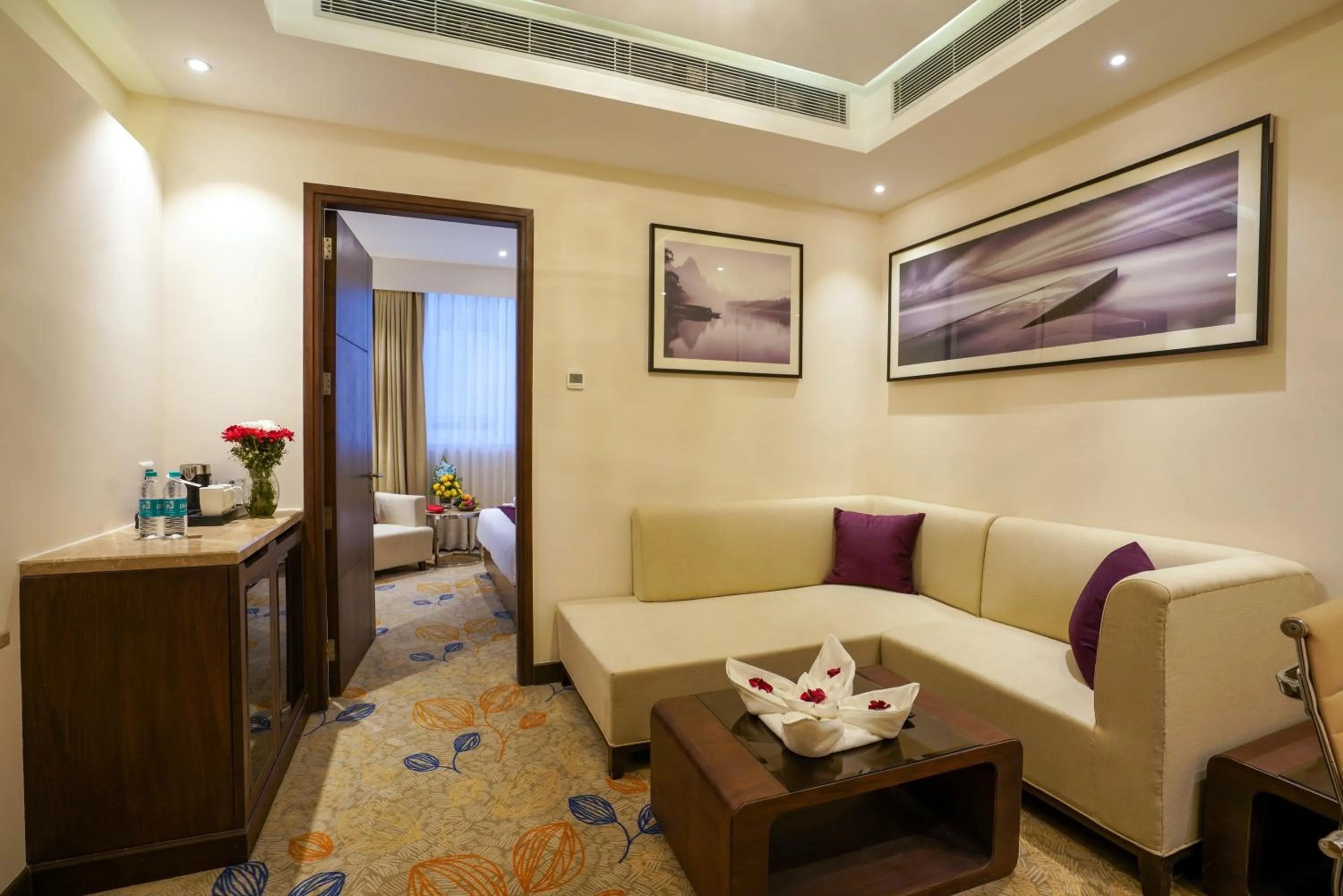 Living room, Bed in Best Western Plus Chandigarh Mohali