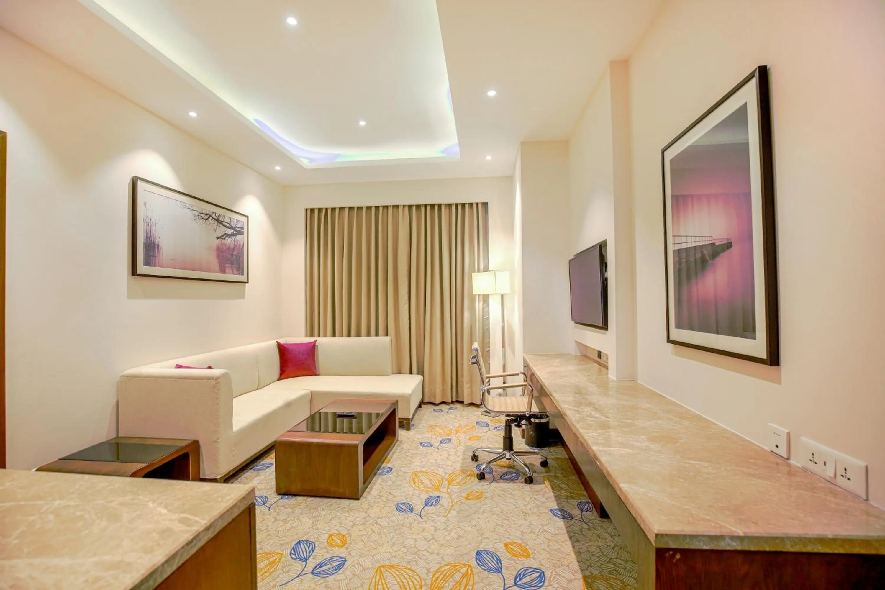 TV and multimedia, Bed in Best Western Plus Chandigarh Mohali