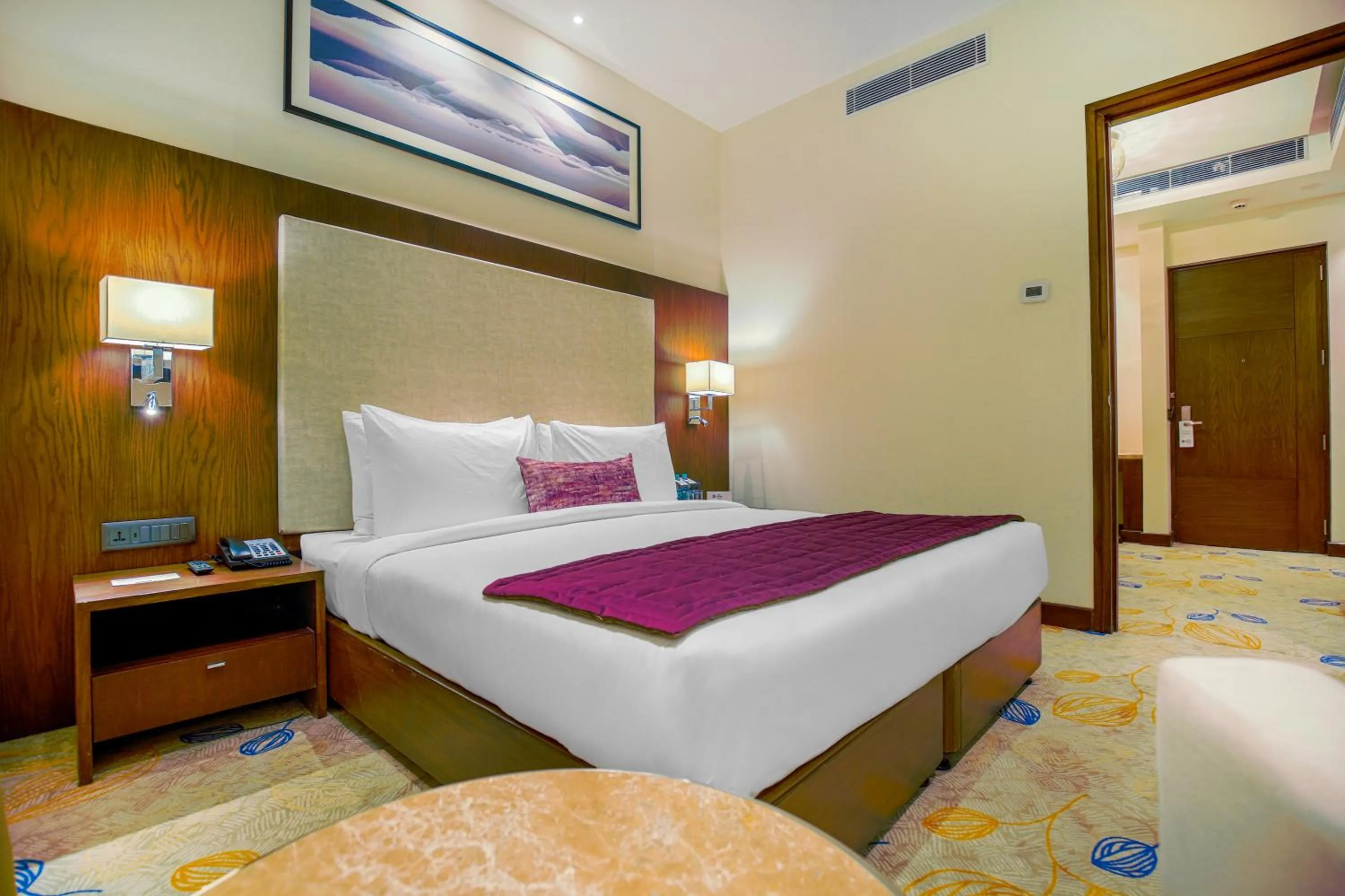 Bed in Best Western Plus Chandigarh Mohali