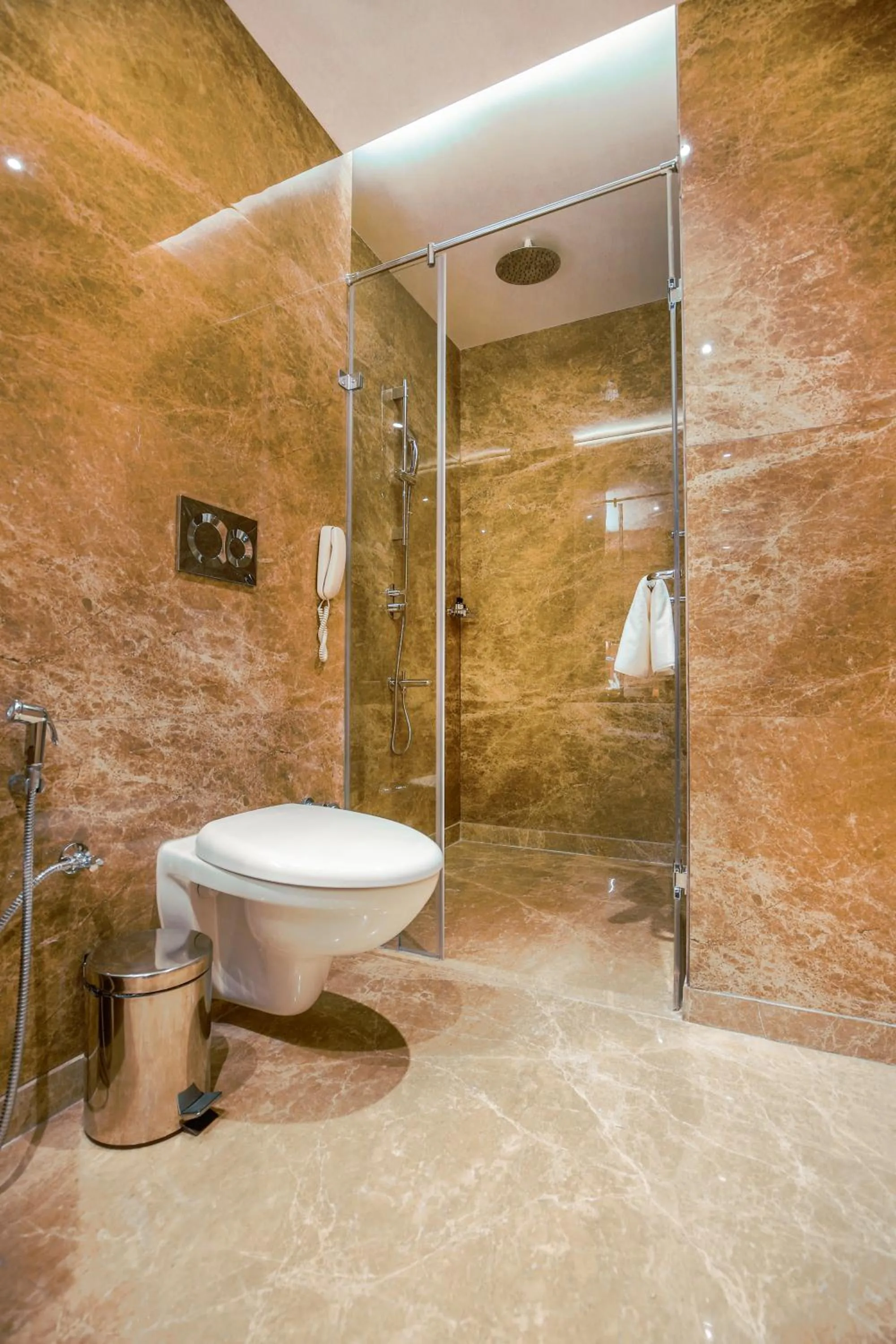 Shower in Best Western Plus Chandigarh Mohali