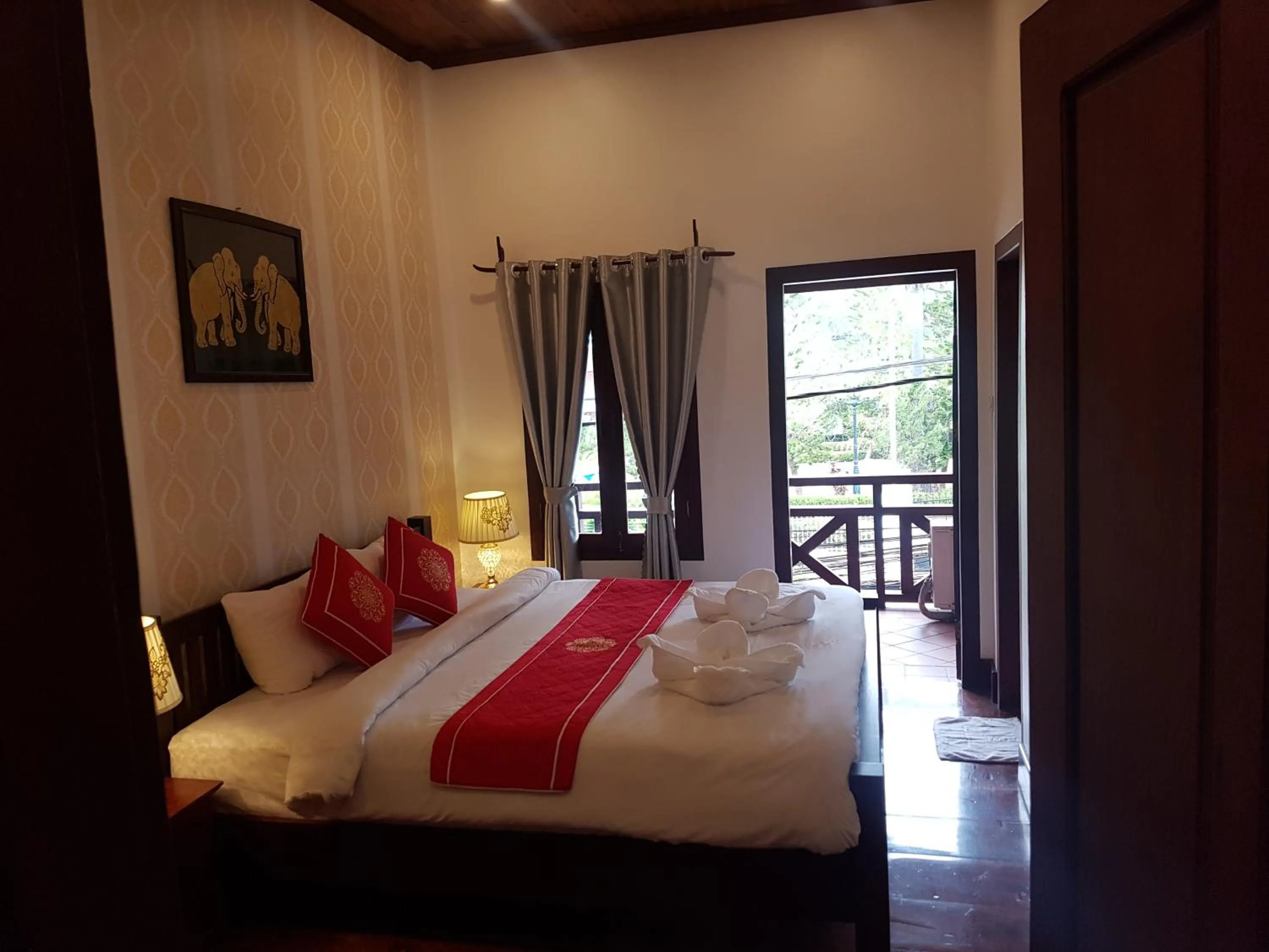 Bed in Luang Prabang Pangkham Lodge