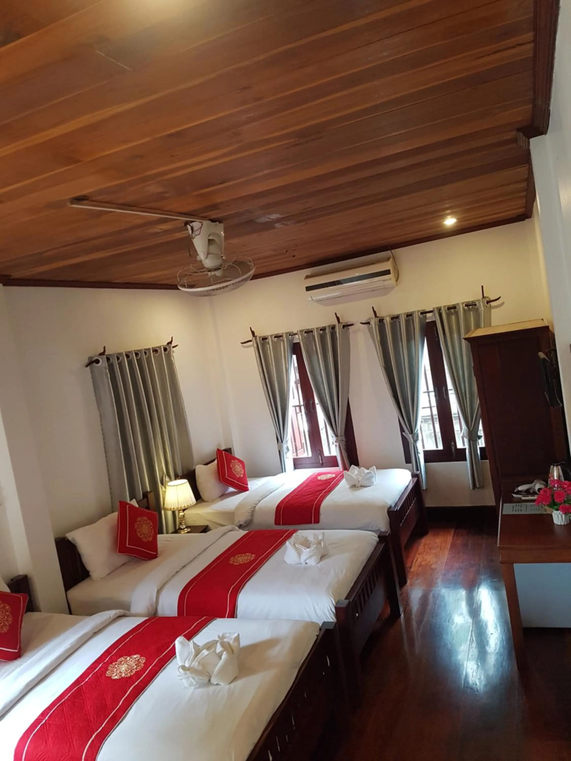 Bed in Luang Prabang Pangkham Lodge