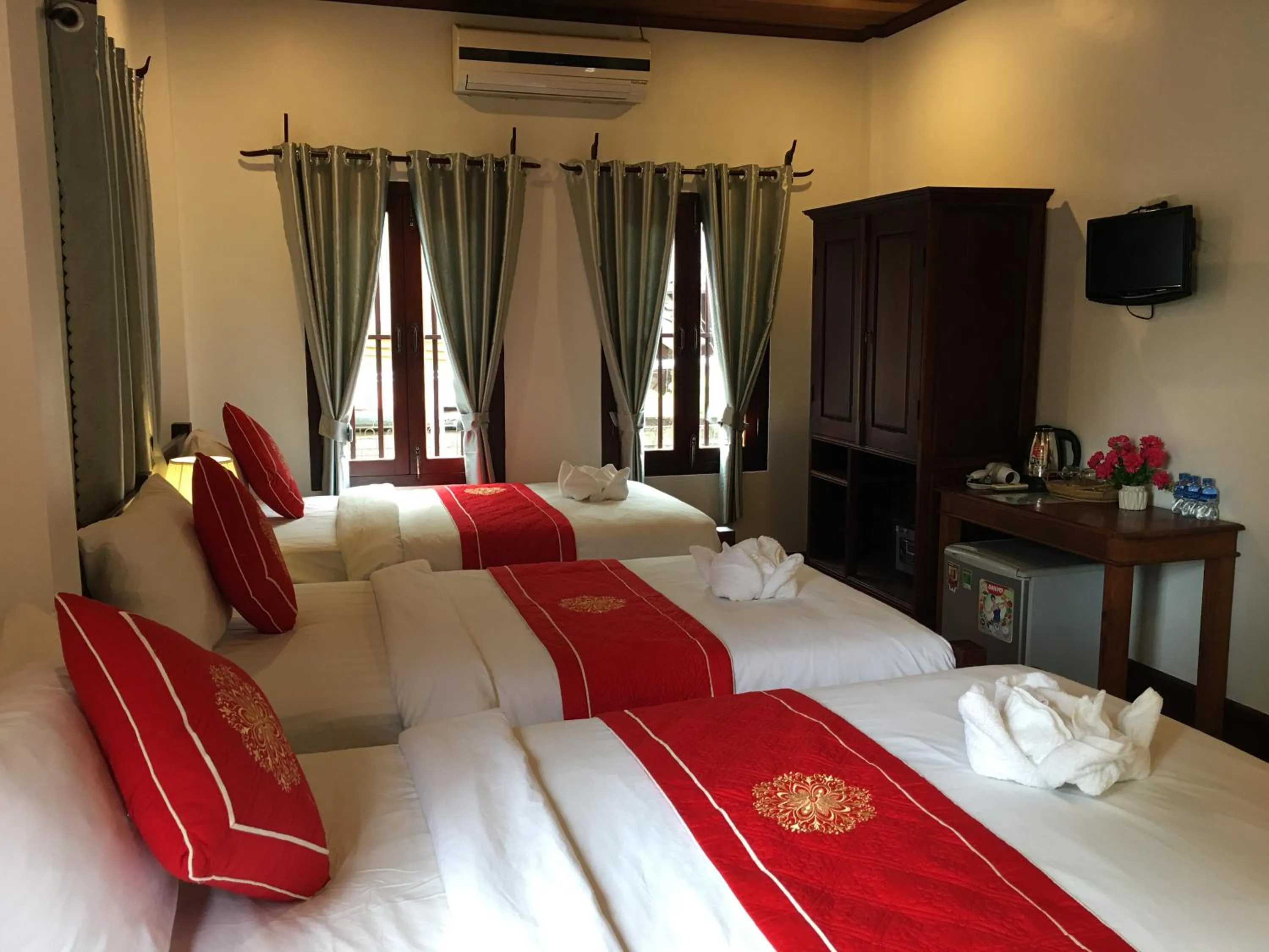 Bed in Luang Prabang Pangkham Lodge