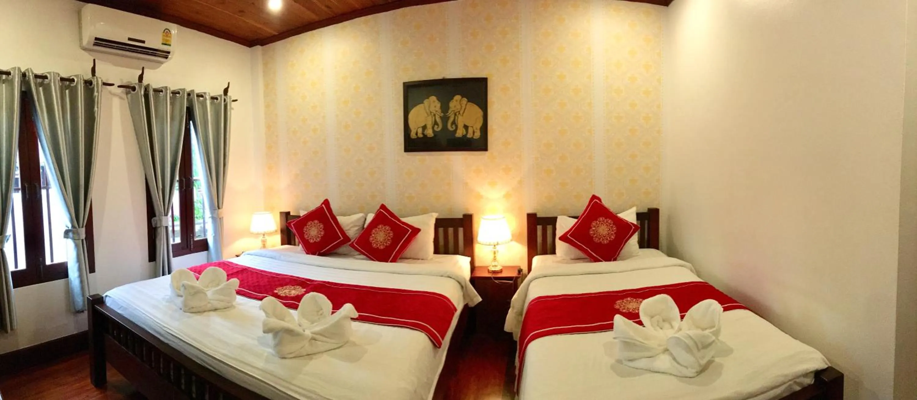 Bed in Luang Prabang Pangkham Lodge