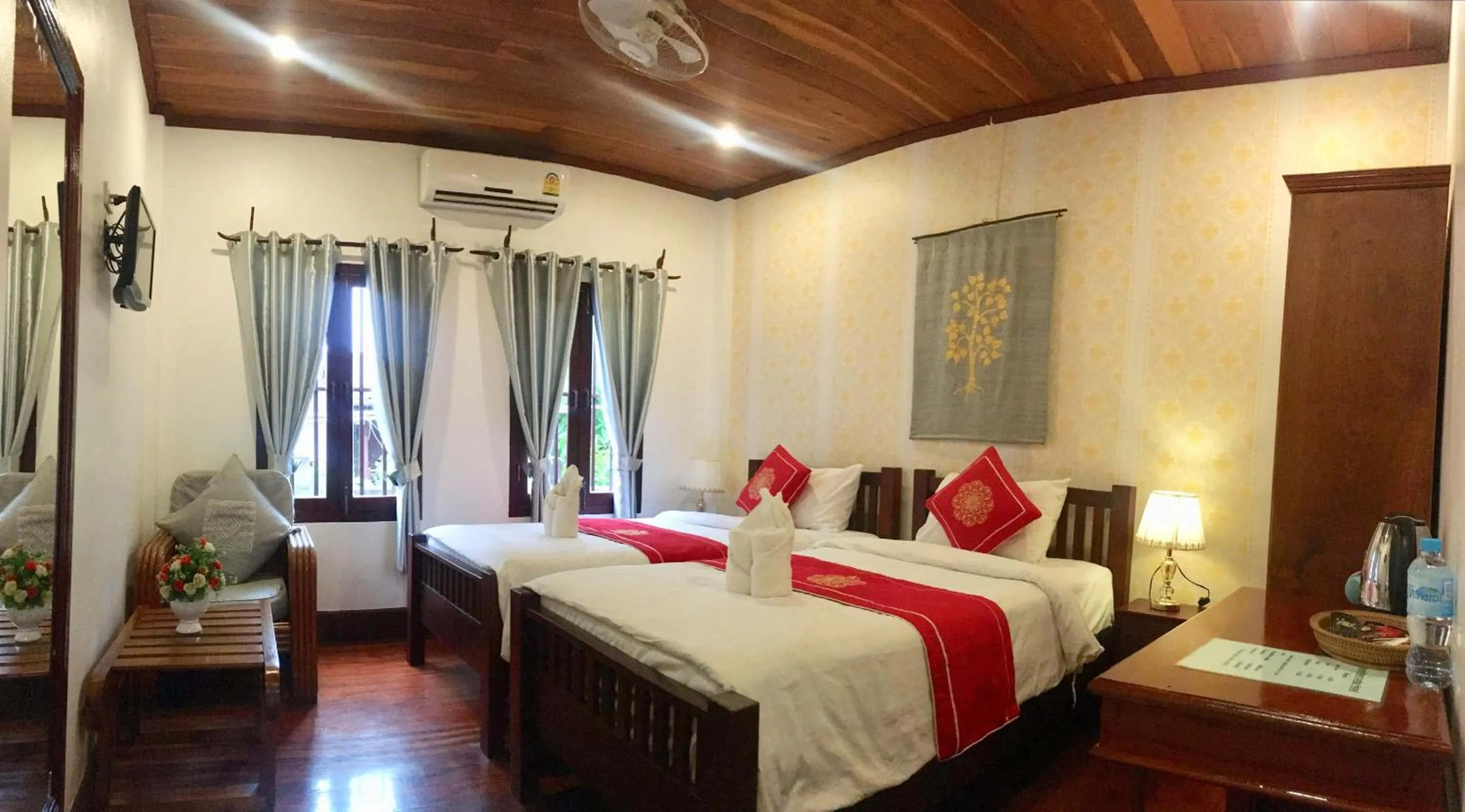 Bed in Luang Prabang Pangkham Lodge