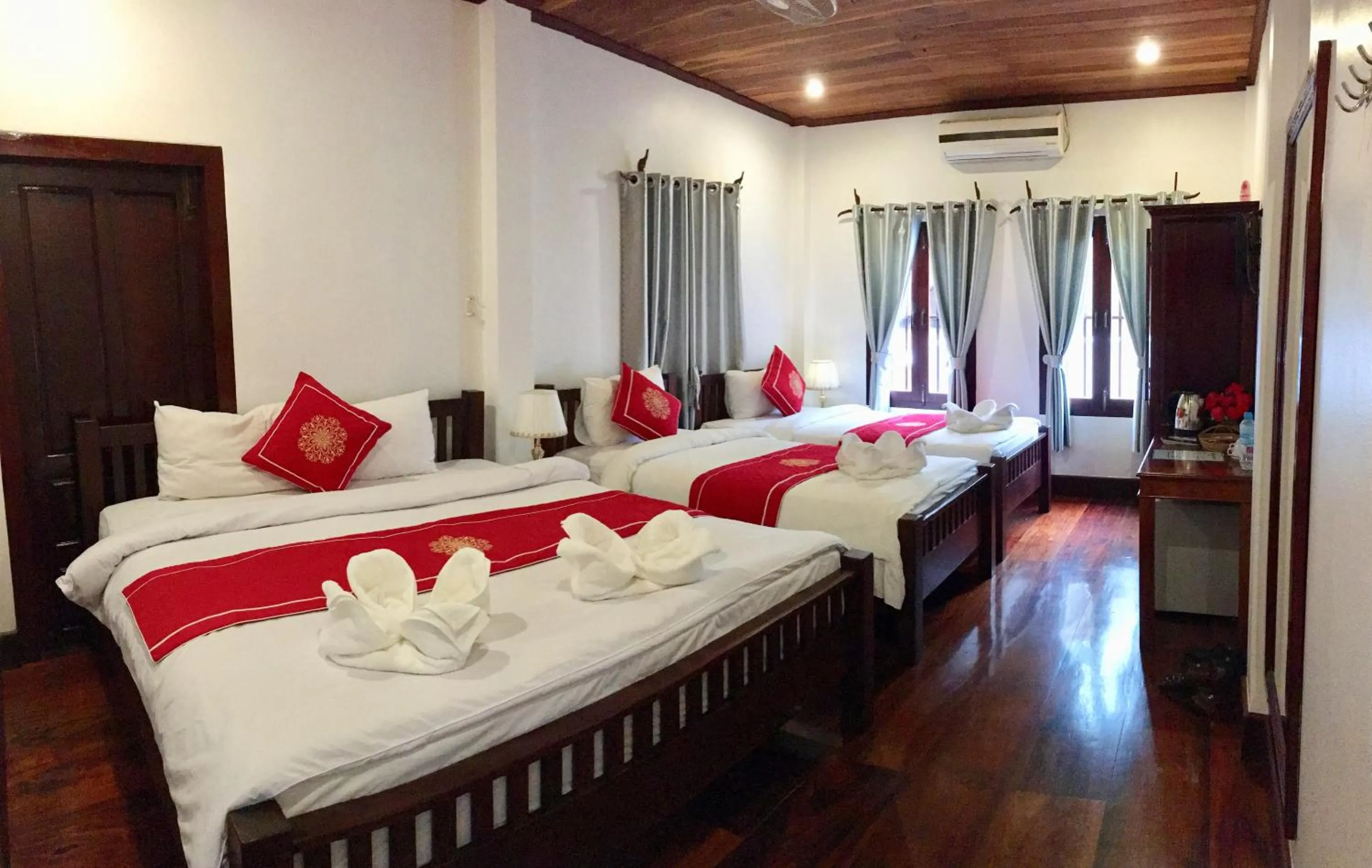 Bed in Luang Prabang Pangkham Lodge