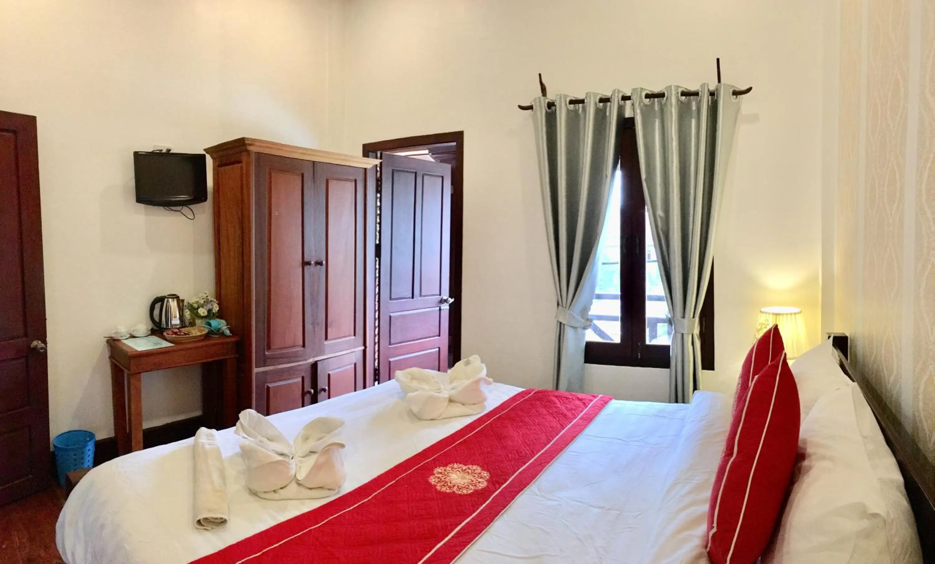 Bed in Luang Prabang Pangkham Lodge