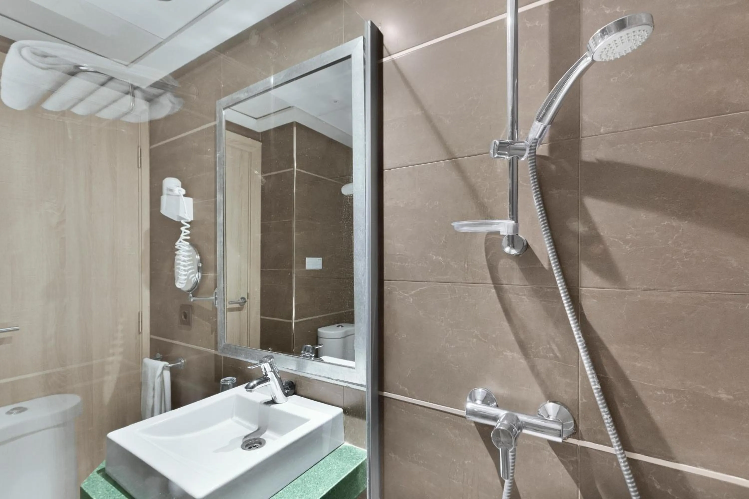 Shower in THB Cala Lliteras - Adults Only