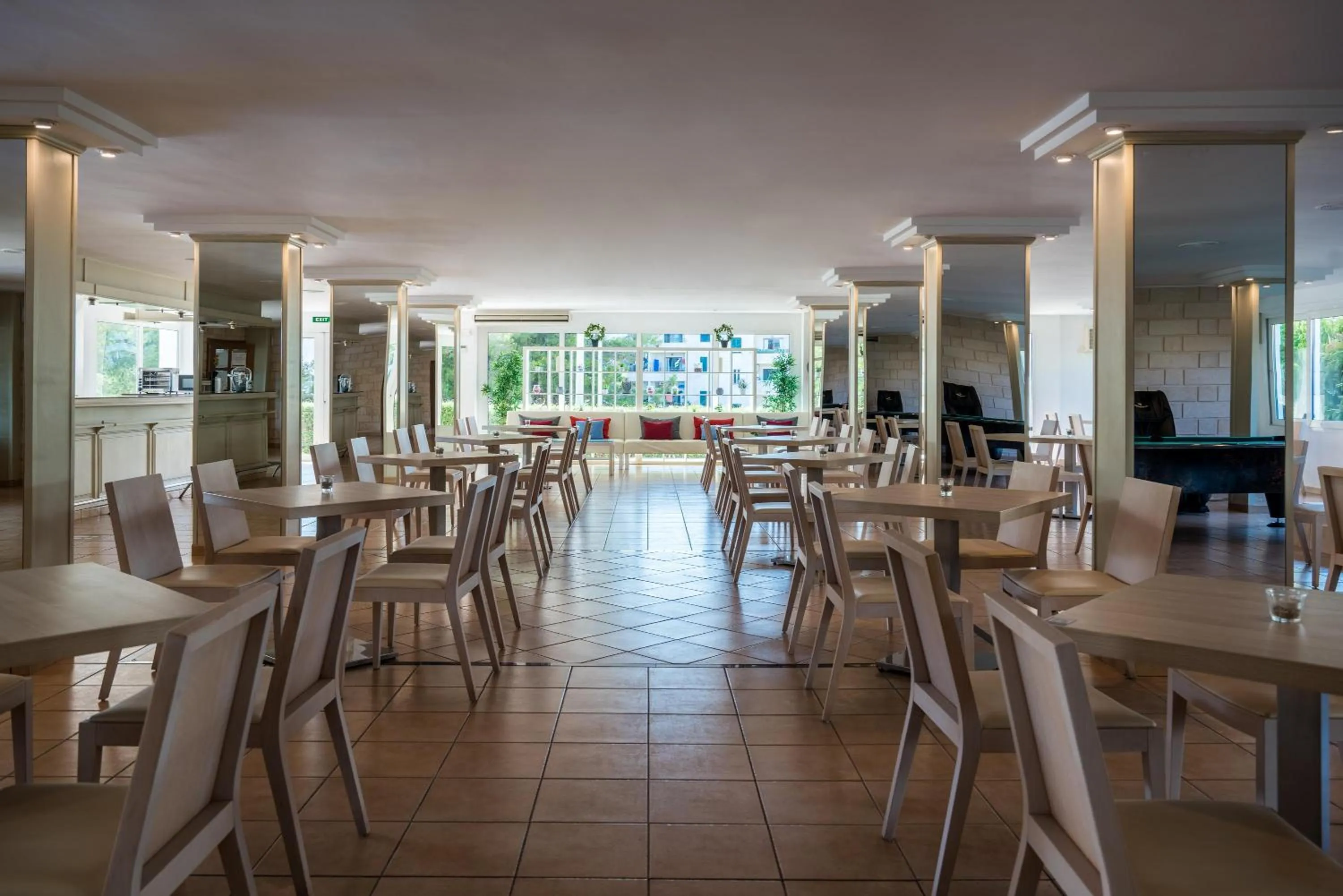 Lounge or bar in THB Dos Playas - Adults Only