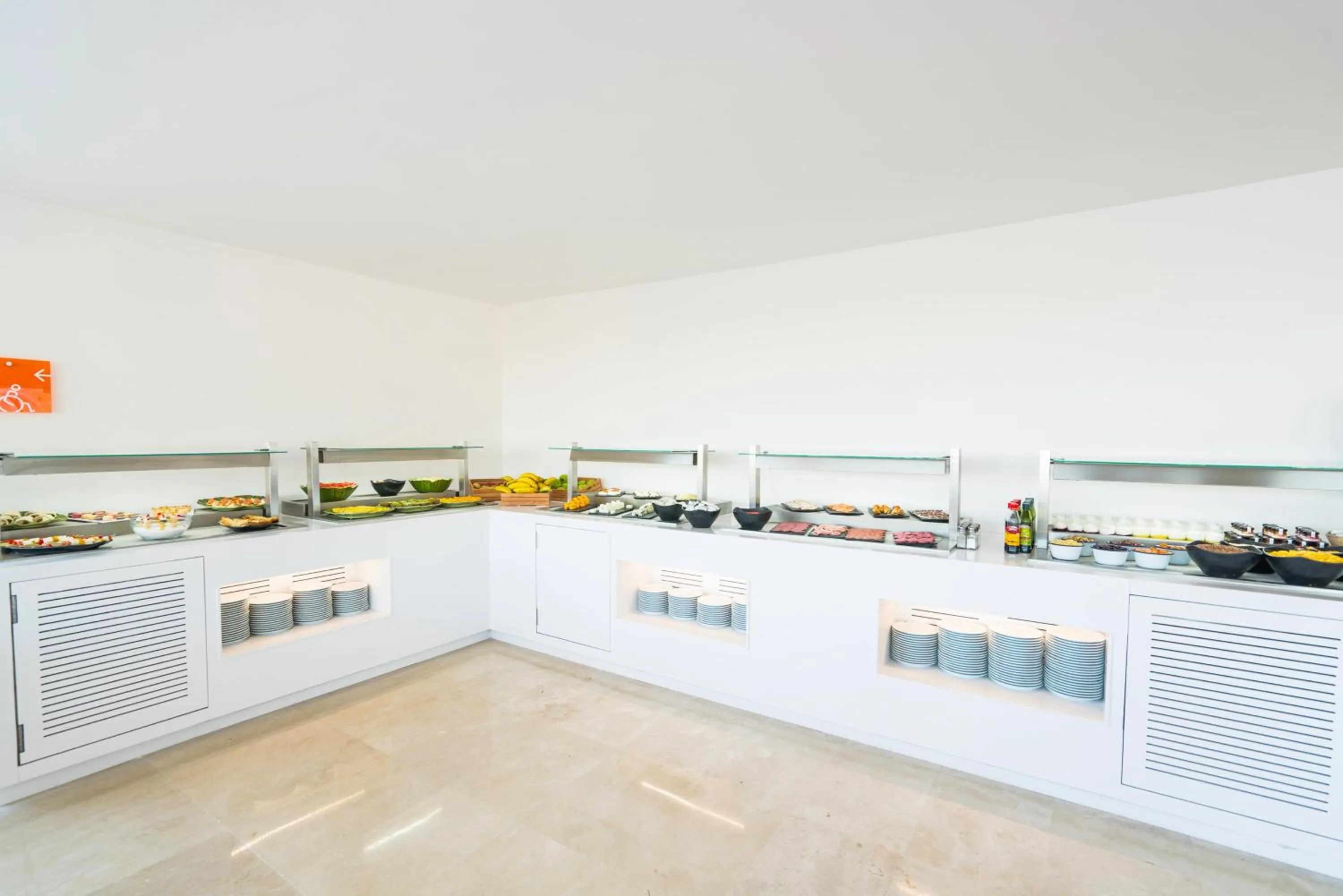 Restaurant/places to eat in THB Naeco Ibiza - Adults Only