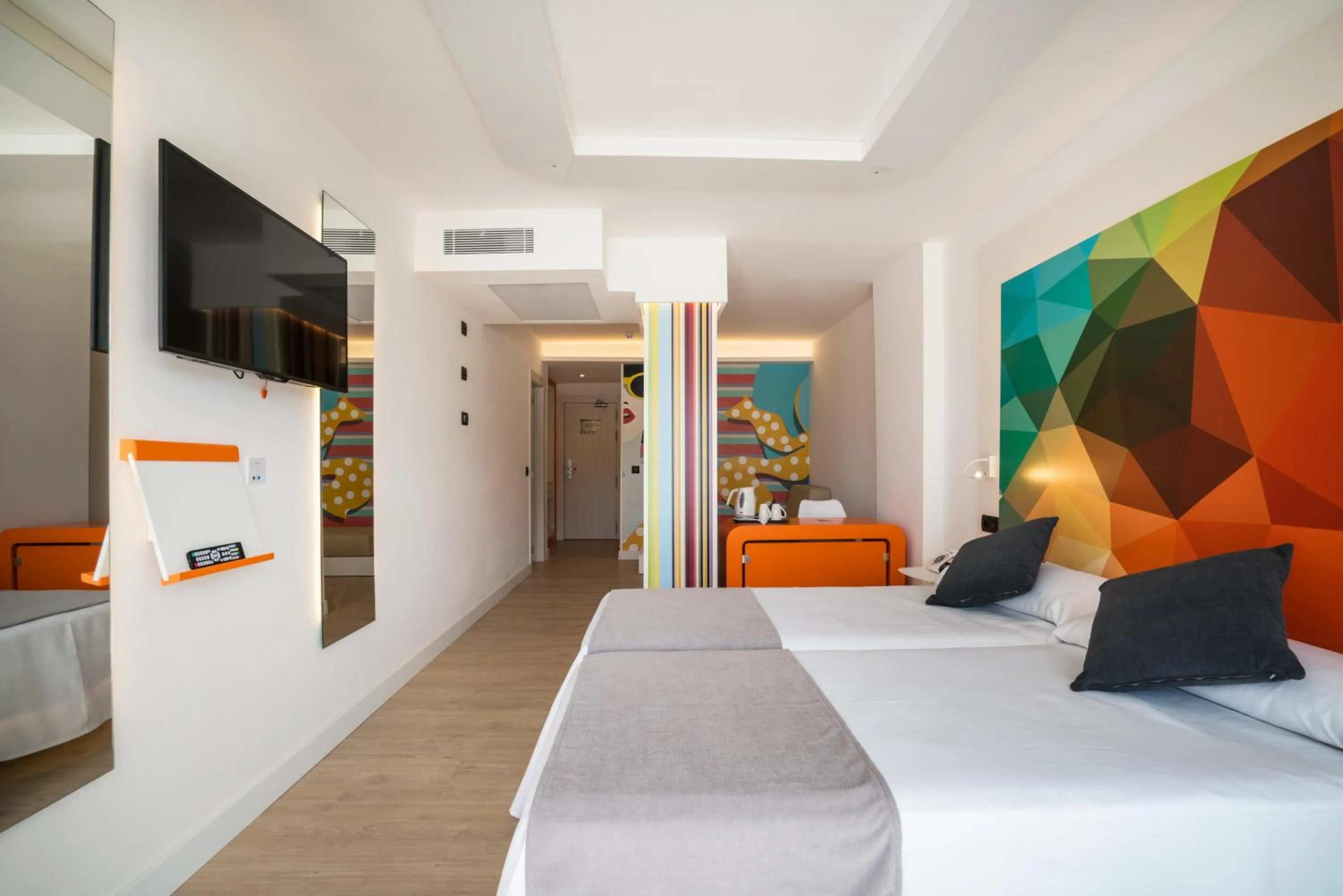 Photo of the whole room, Bed in THB Naeco Ibiza - Adults Only