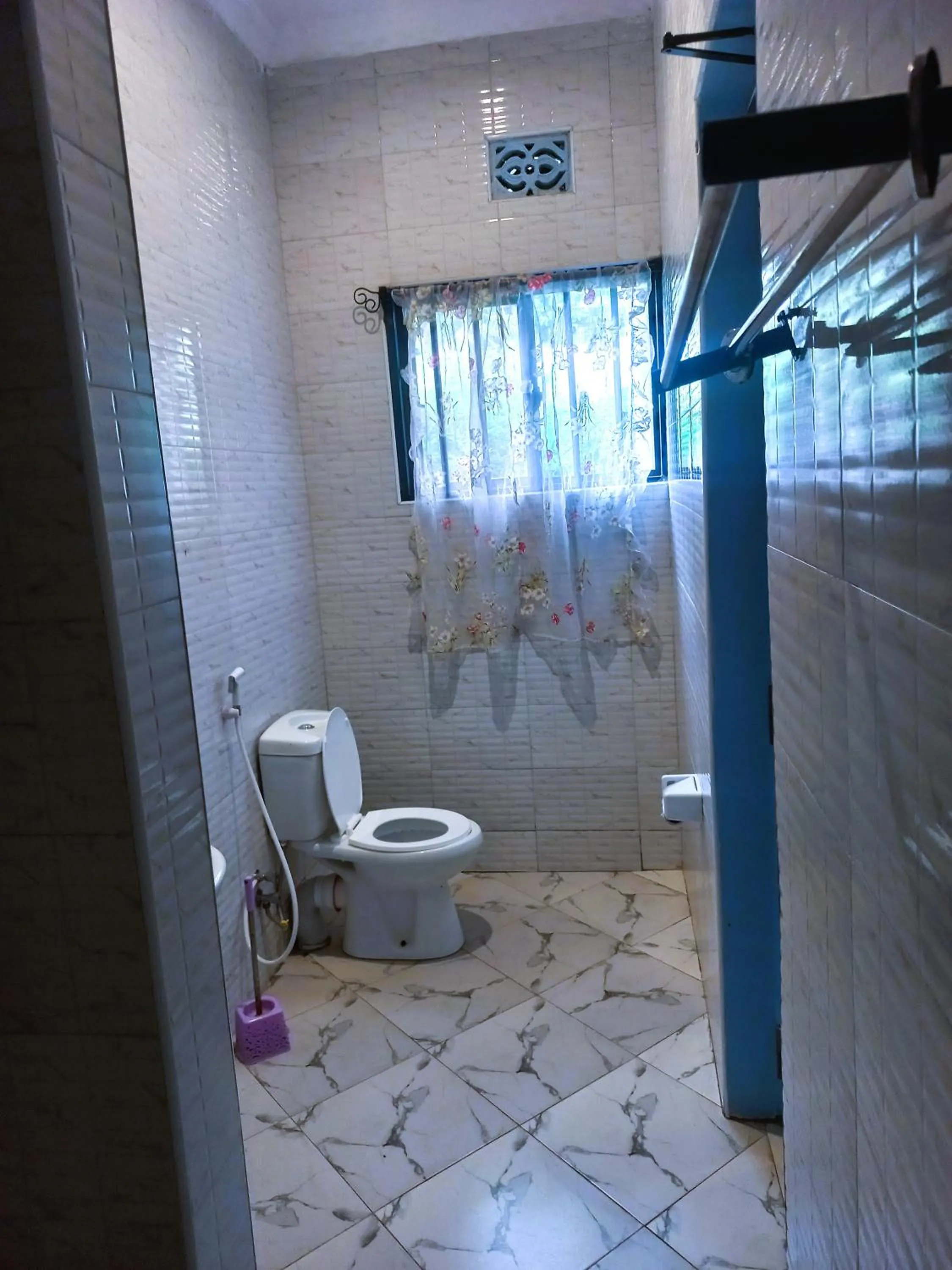 Shower in Safari Park House