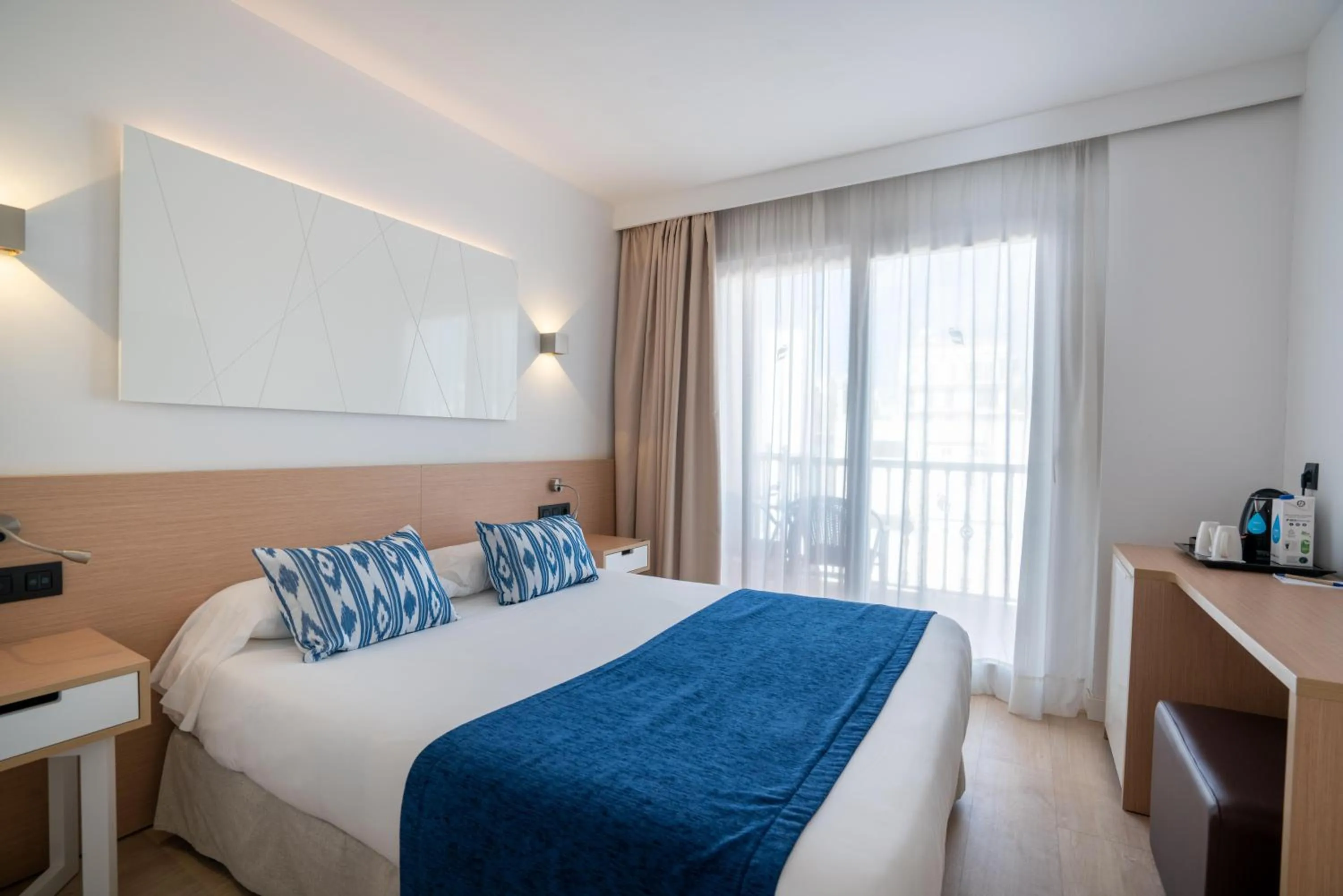 Photo of the whole room, Bed in THB Felip - Adults Only