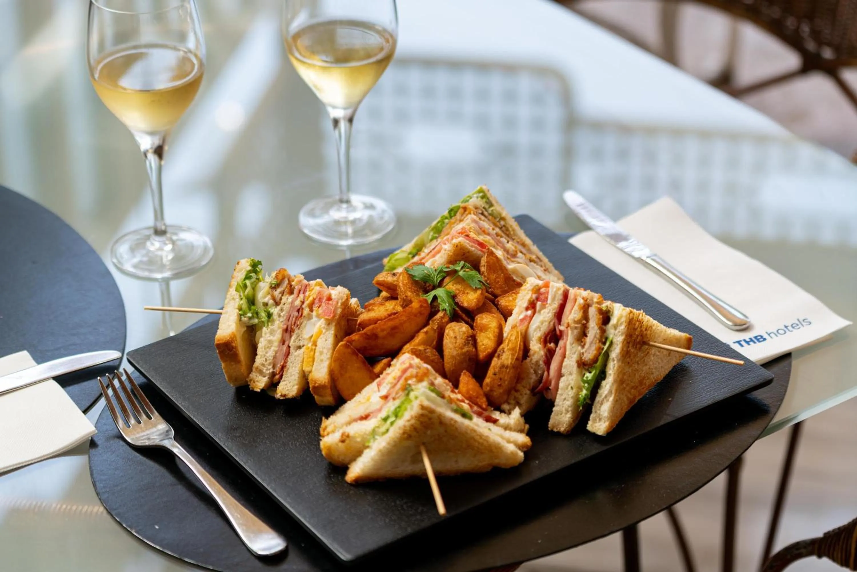 Restaurant/places to eat in THB Felip - Adults Only