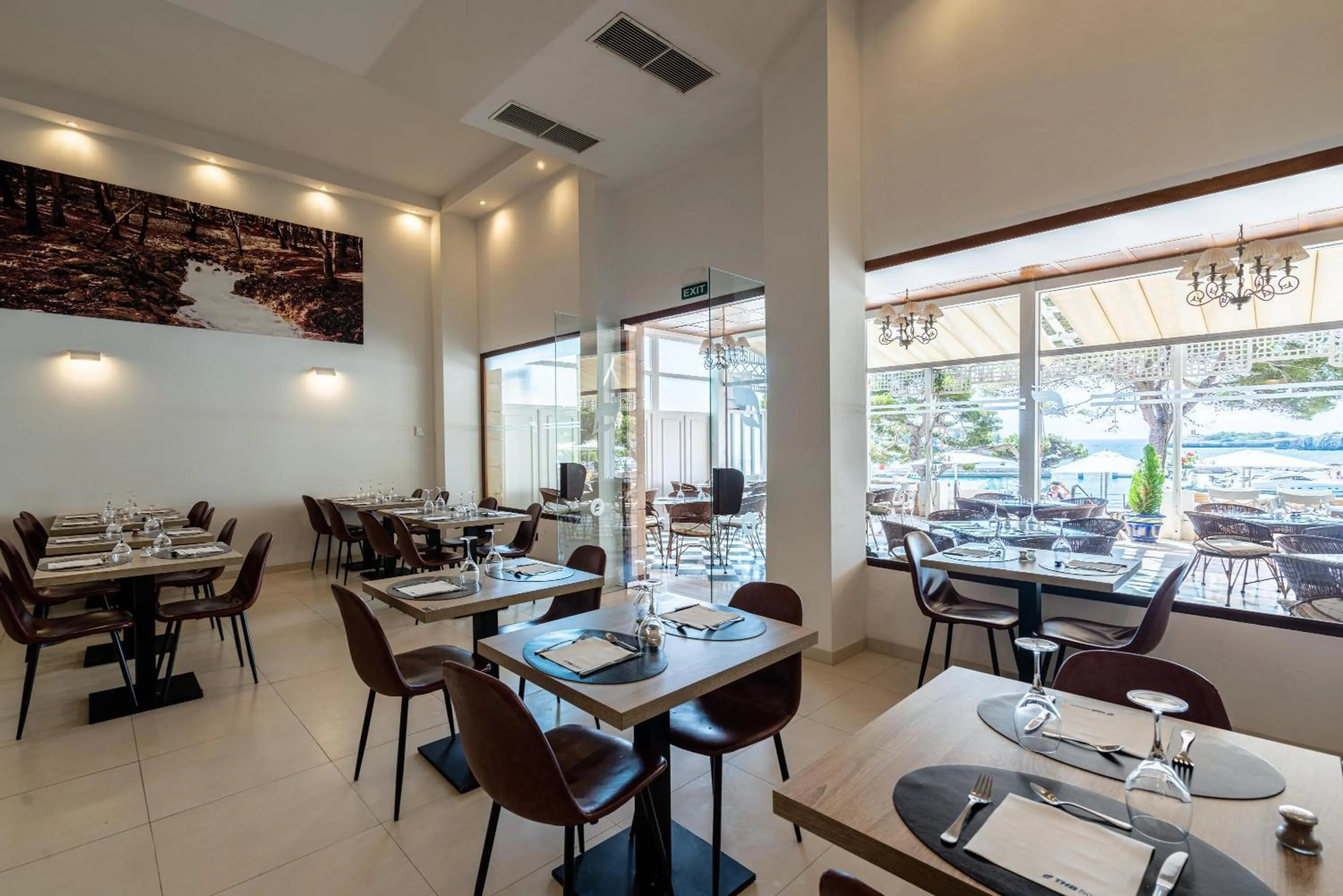 Restaurant/places to eat in THB Felip - Adults Only