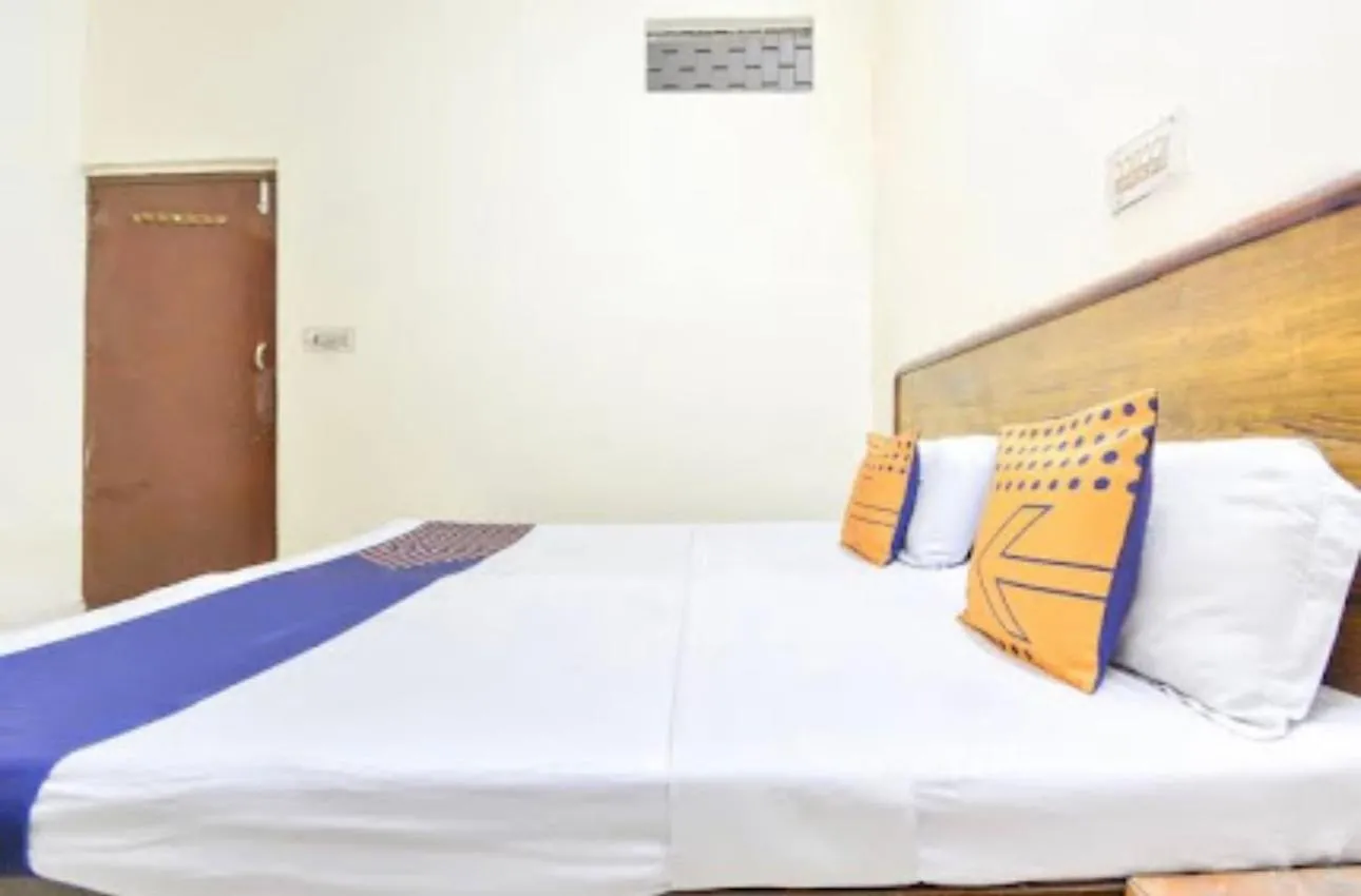 Bed in HOTEL DIAMOND