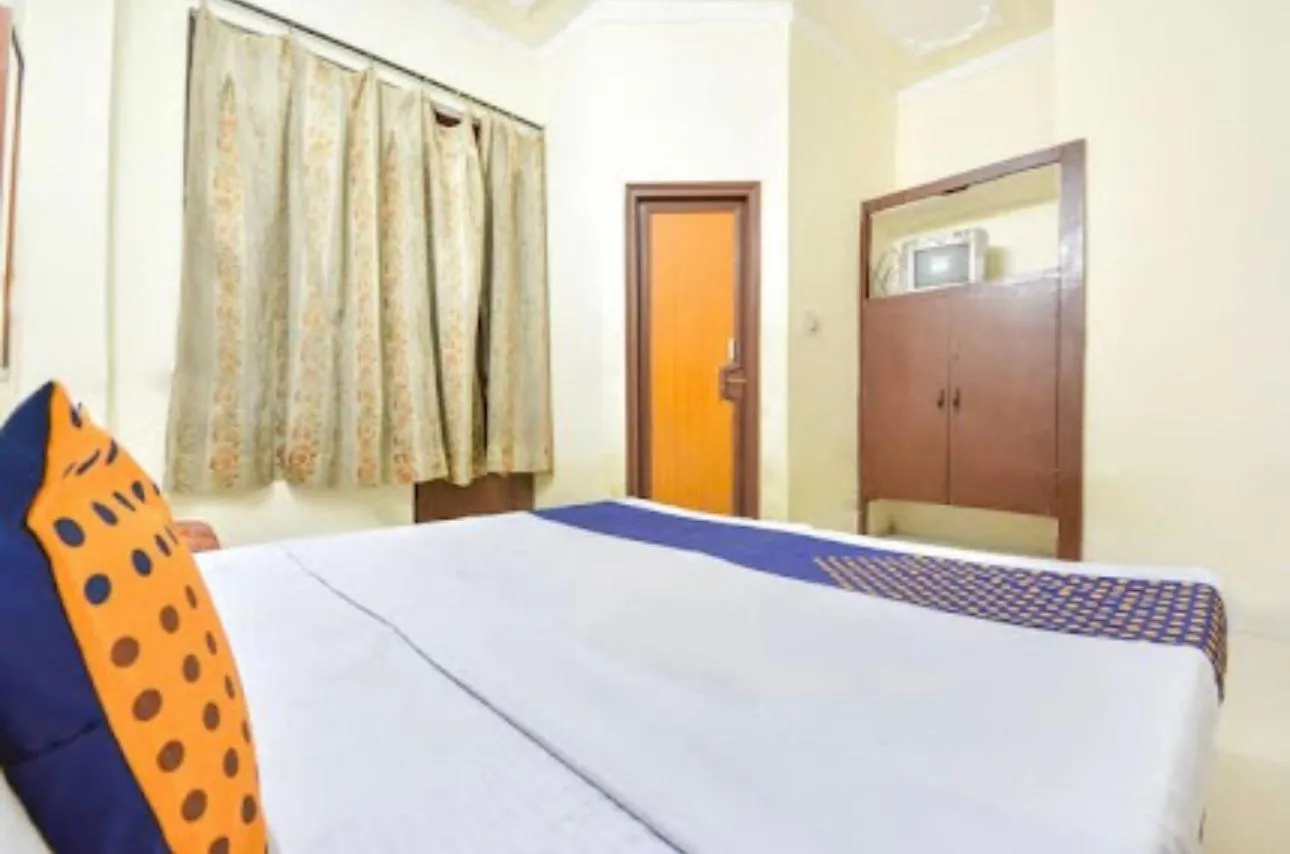 Bed in HOTEL DIAMOND
