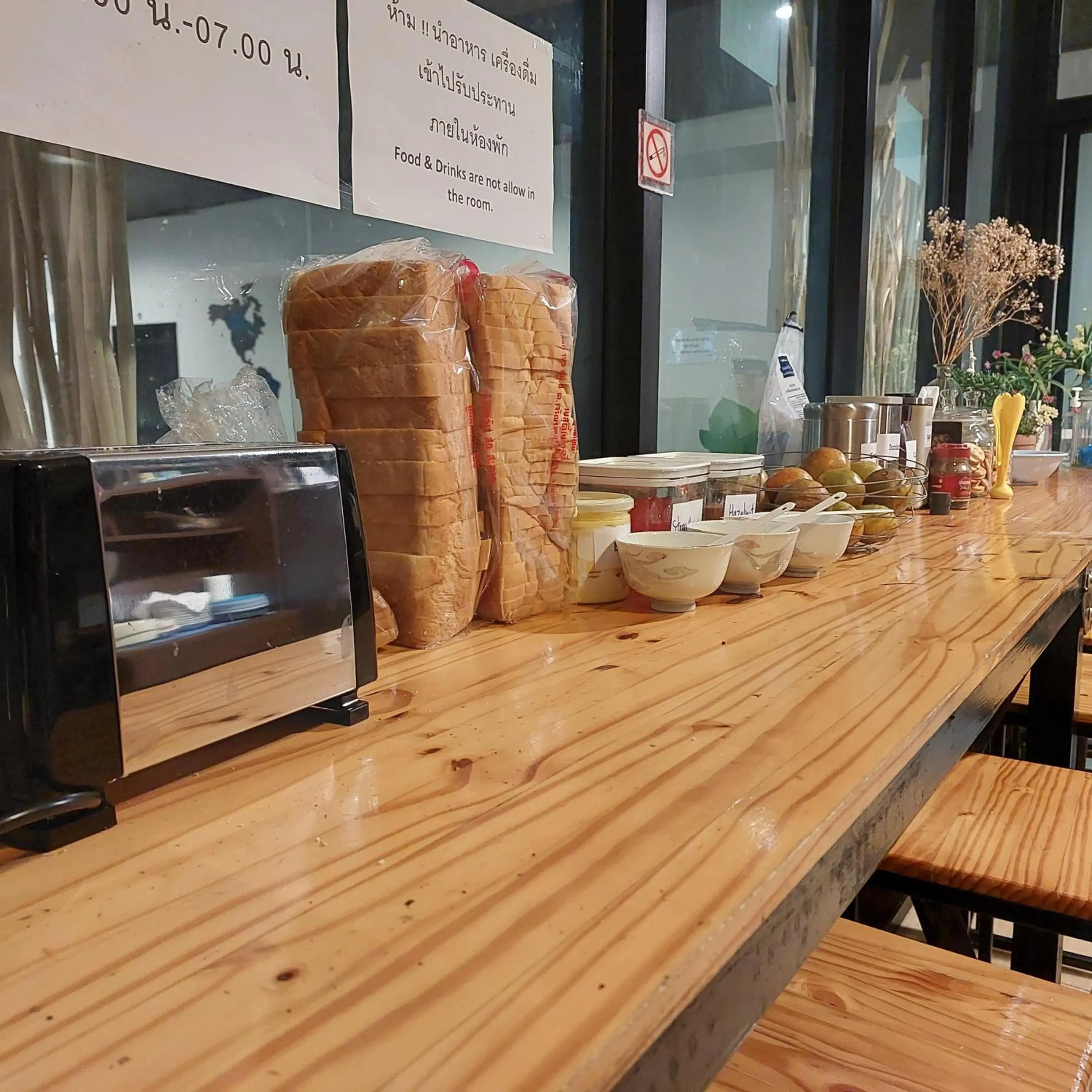 Food and drinks in Mercy Hostel