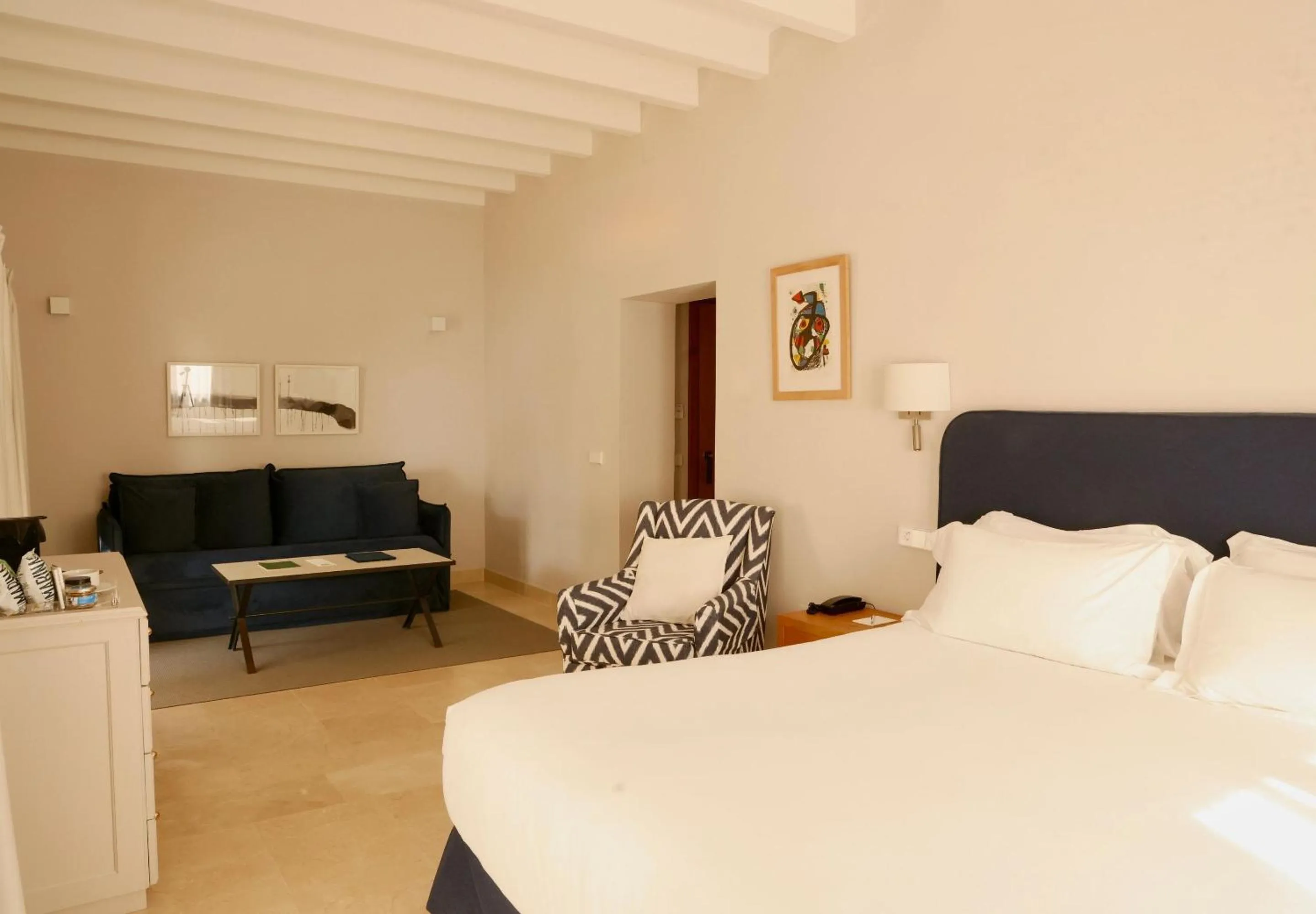 Bedroom, Bed in Hotel Bendinat