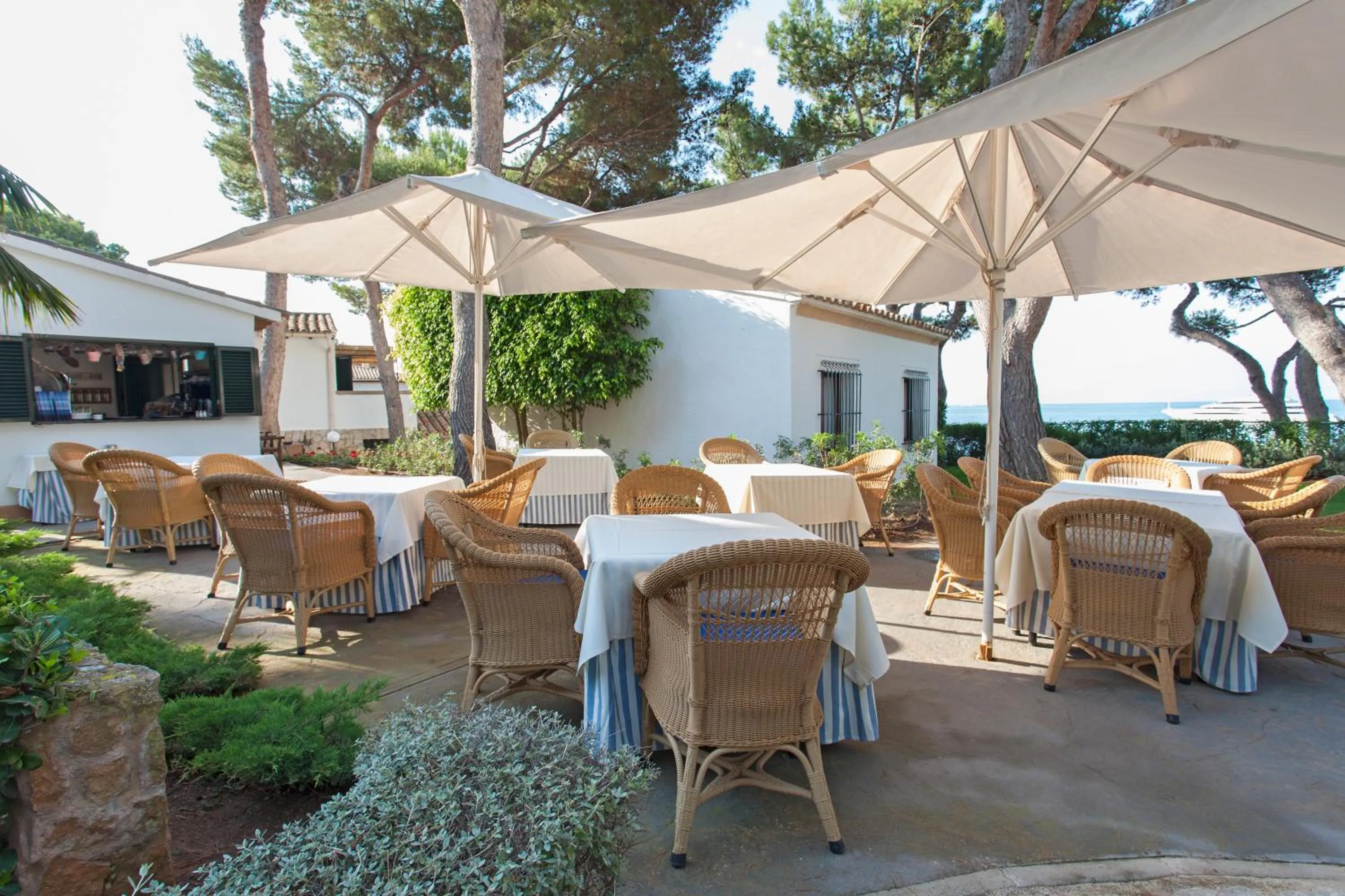 Restaurant/places to eat in Hotel Bendinat