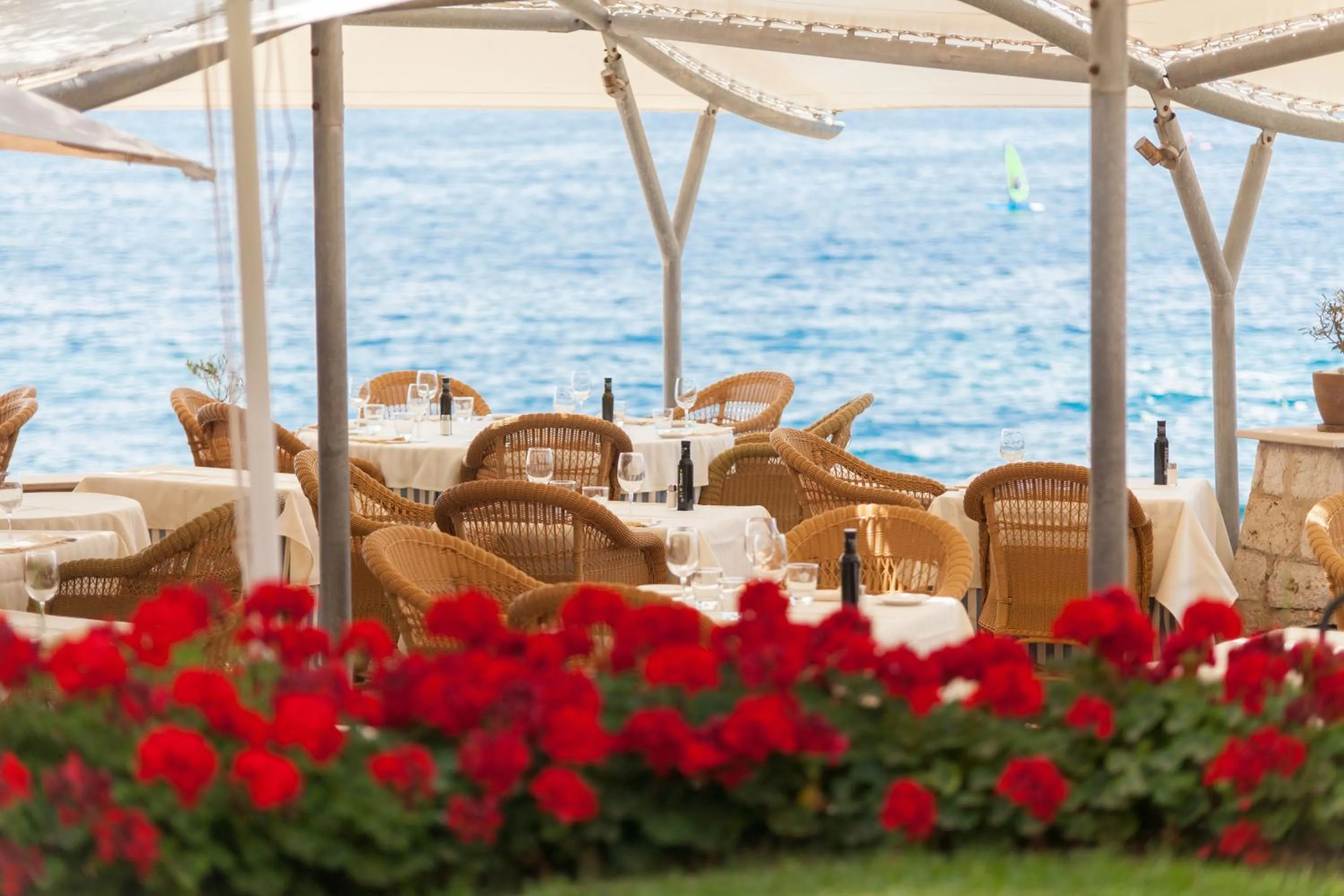 Restaurant/places to eat in Hotel Bendinat