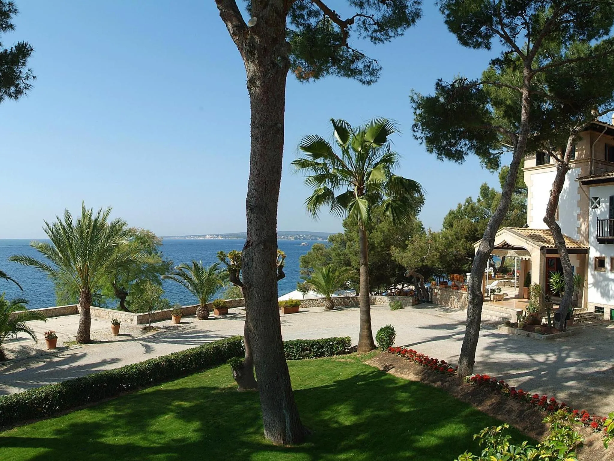 Facade/entrance in Hotel Bendinat