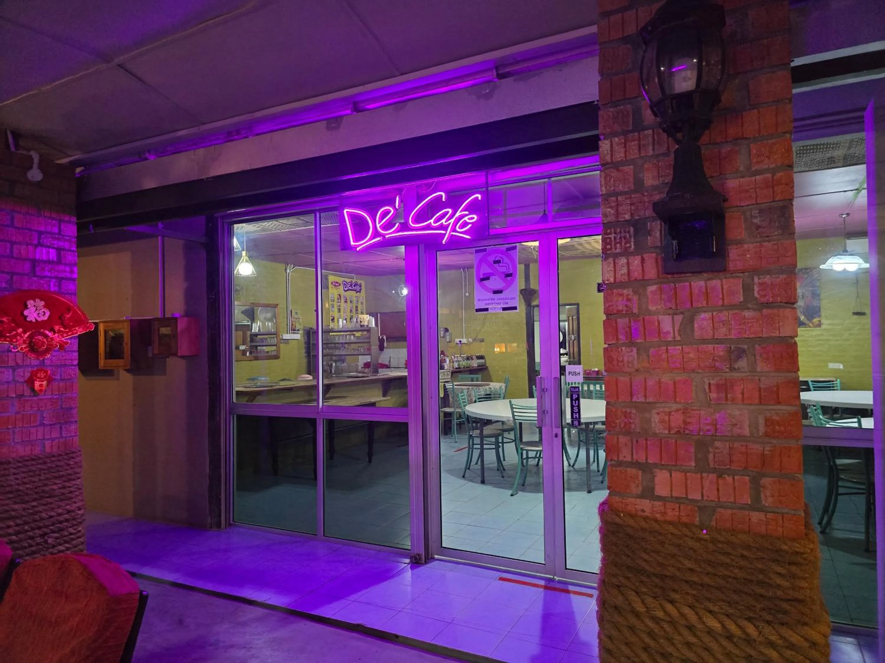 Restaurant/places to eat in Heritage House Windcave Bar & Stay