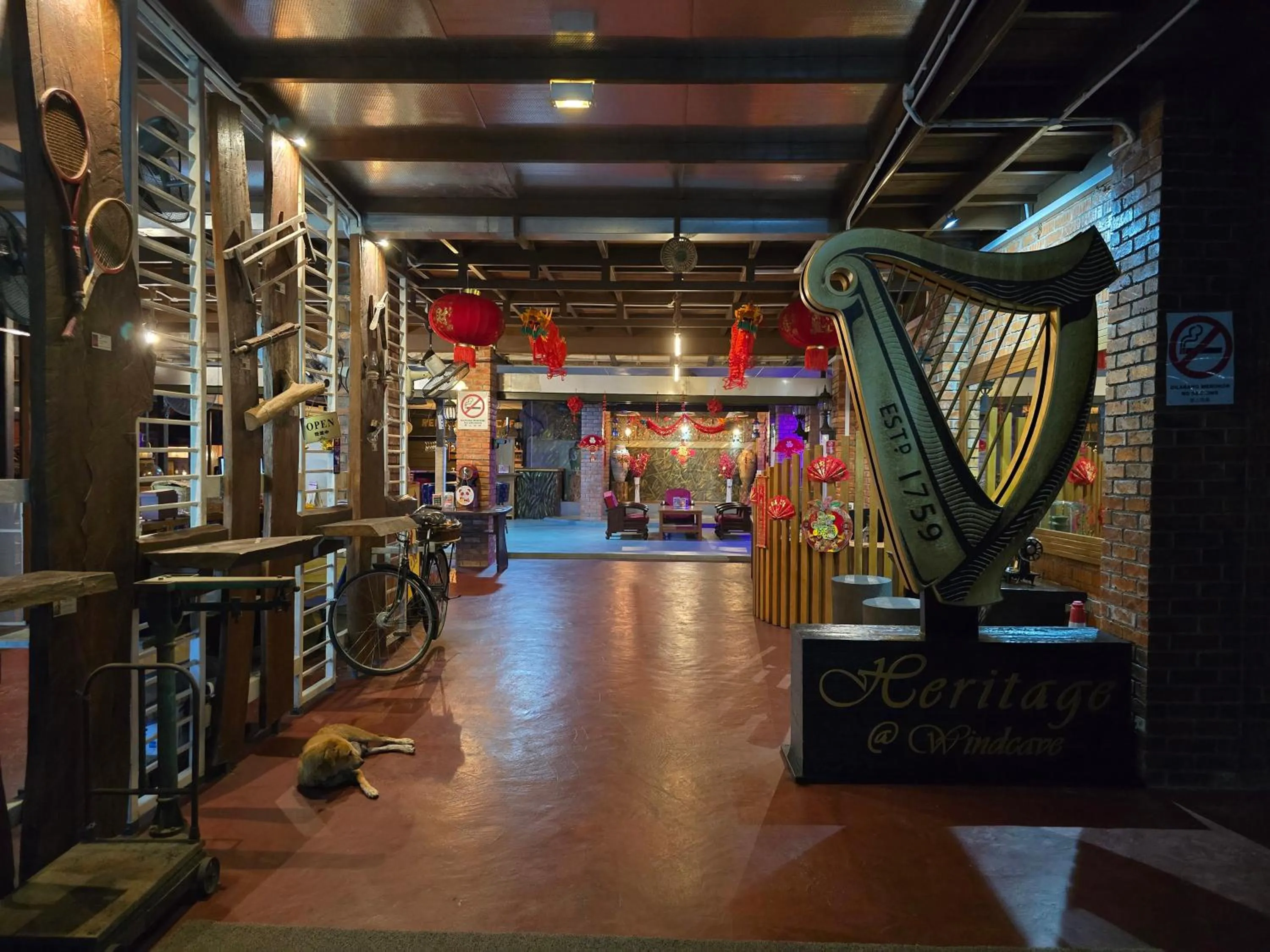 Facade/entrance in Heritage House Windcave Bar & Stay