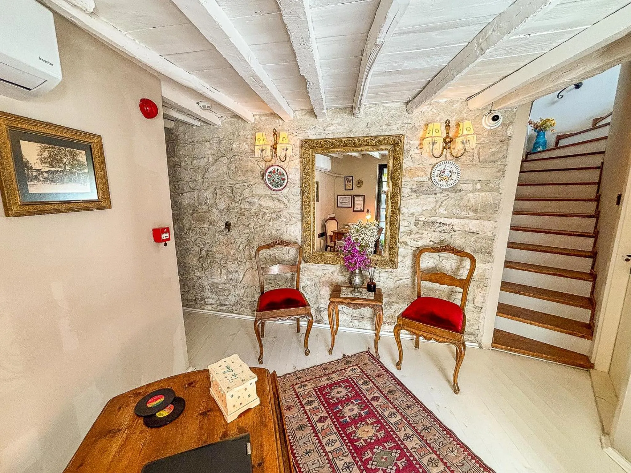 1870's Taş Konak Otel Üç Oda