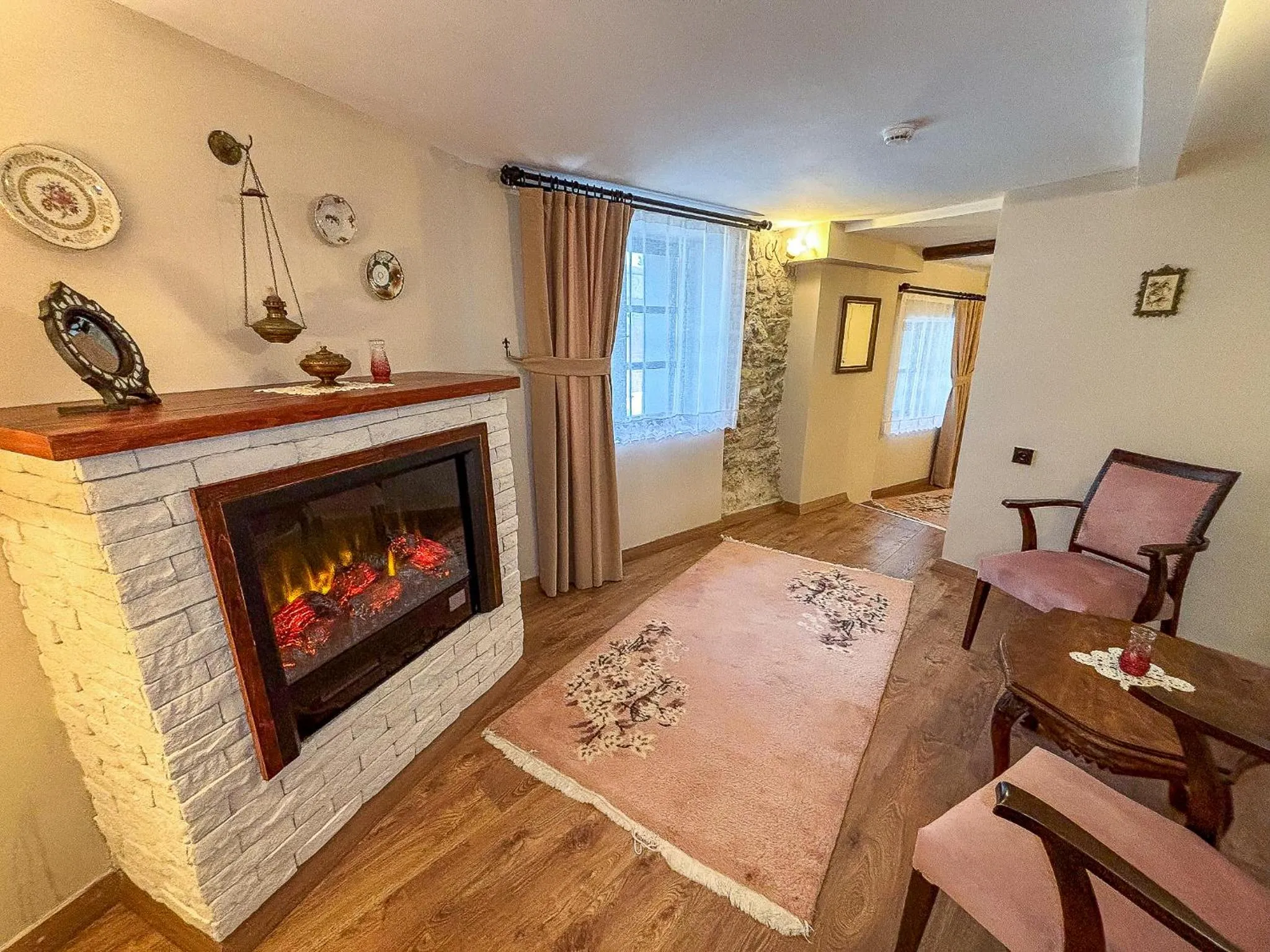 1870's Taş Konak Otel Üç Oda