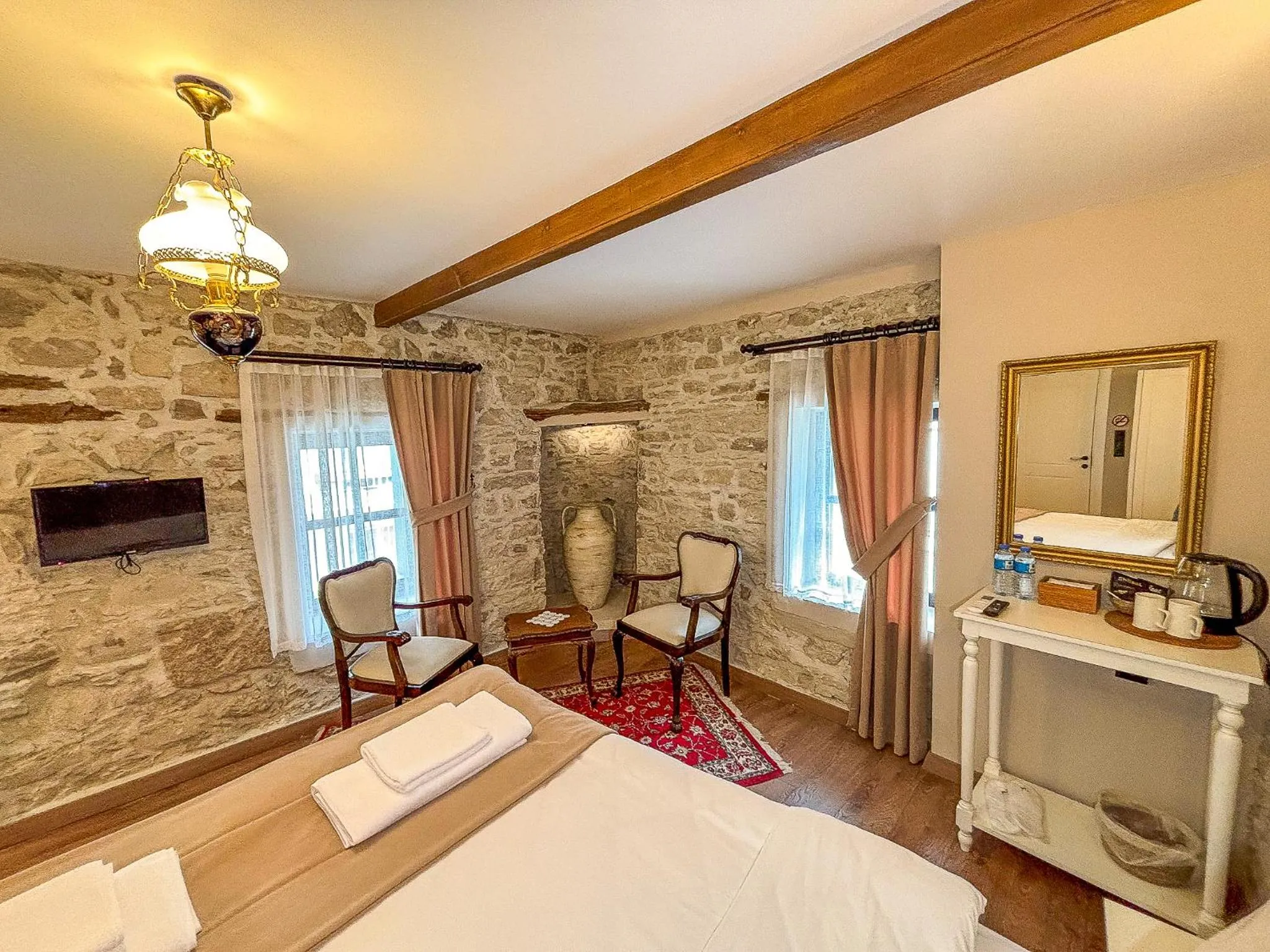 1870's Taş Konak Otel Üç Oda