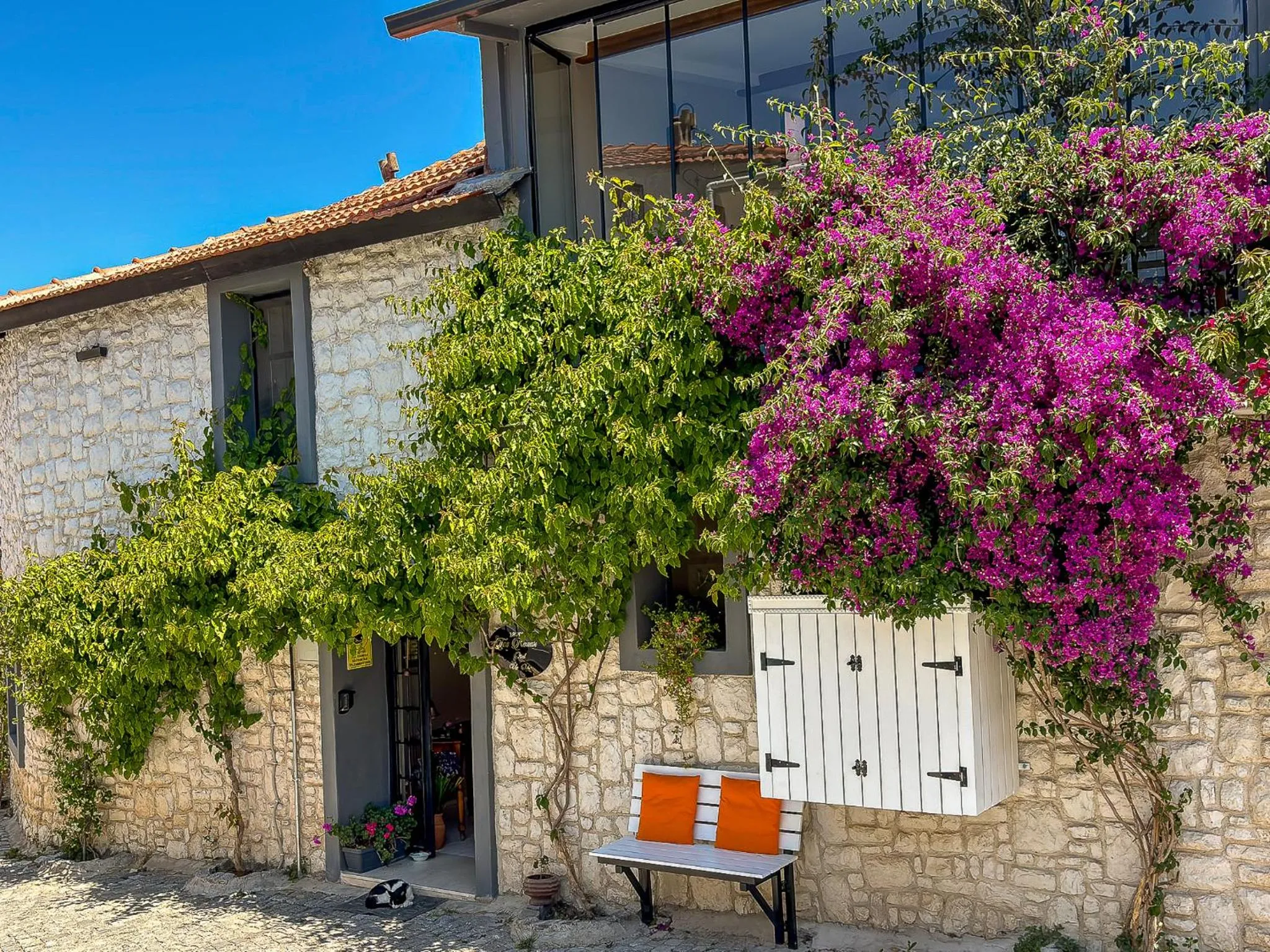 Property building in 1870's Taş Konak Otel Üç Oda