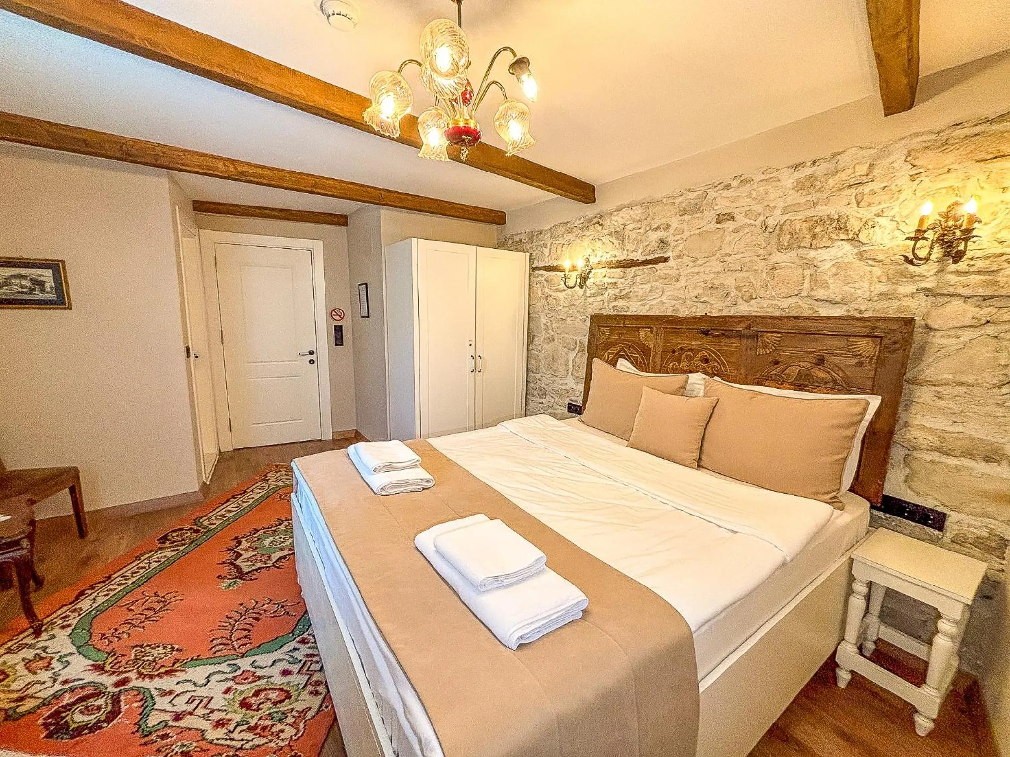 1870's Taş Konak Otel Üç Oda