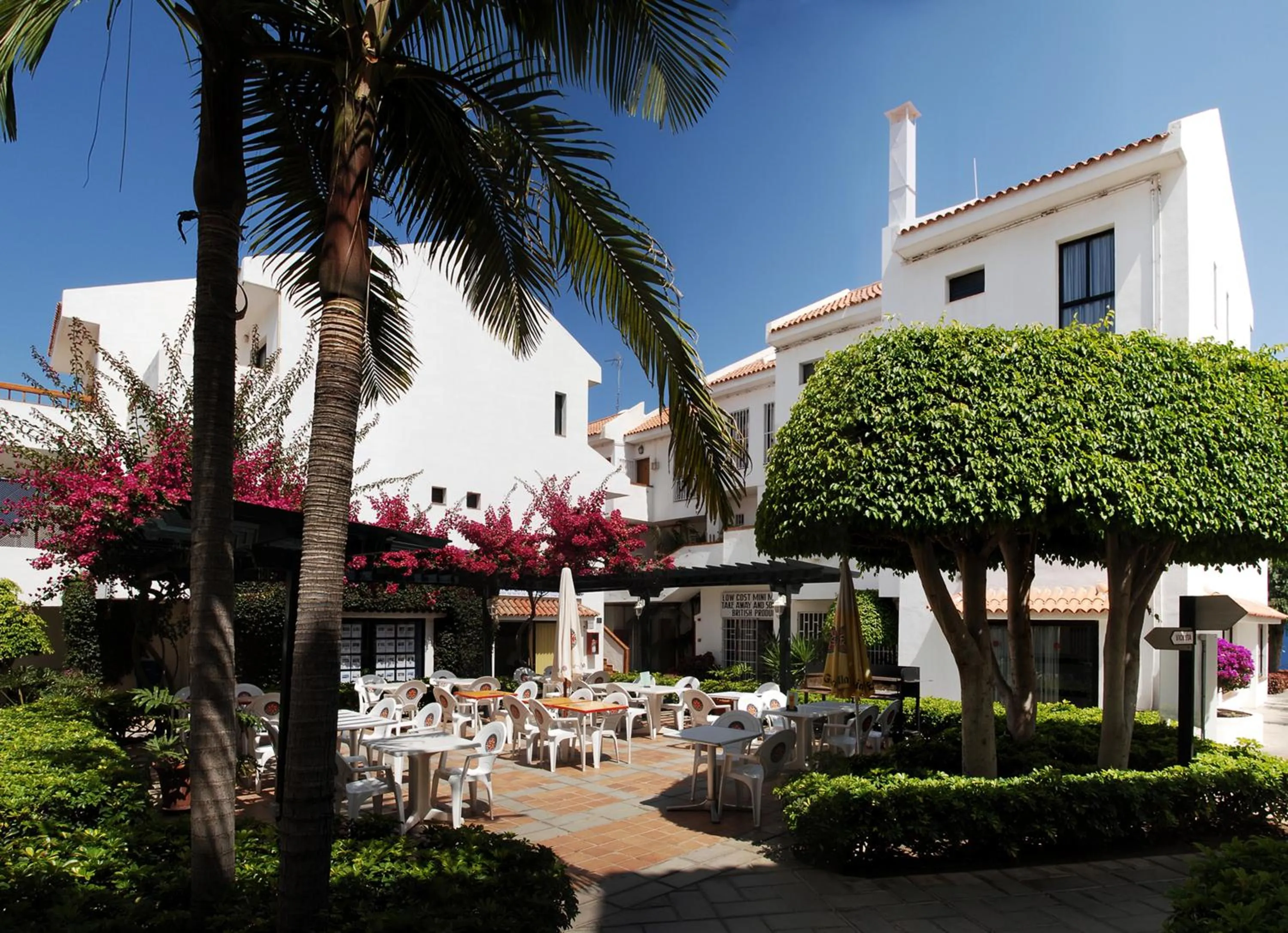 Restaurant/places to eat in Apartamentos HG Cristian Sur