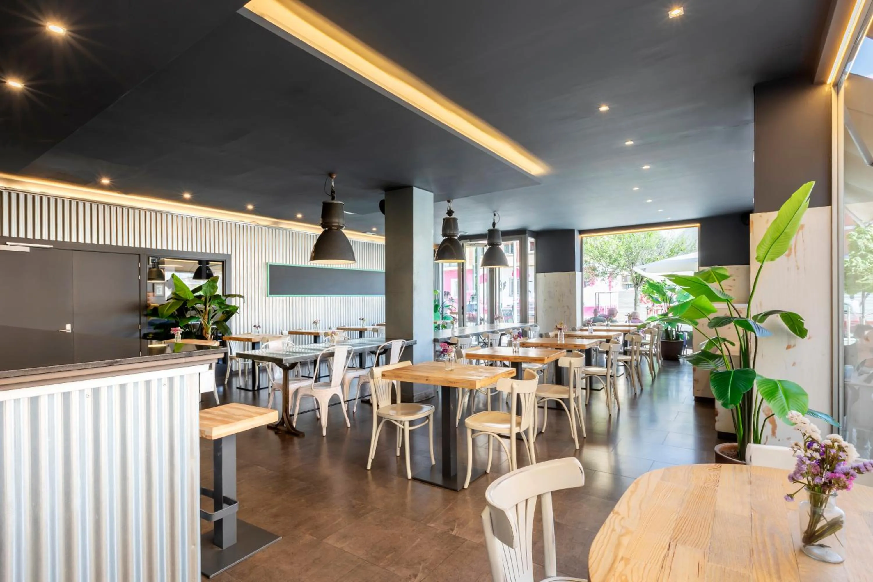 Restaurant/places to eat in Hotel Pamplona Plaza