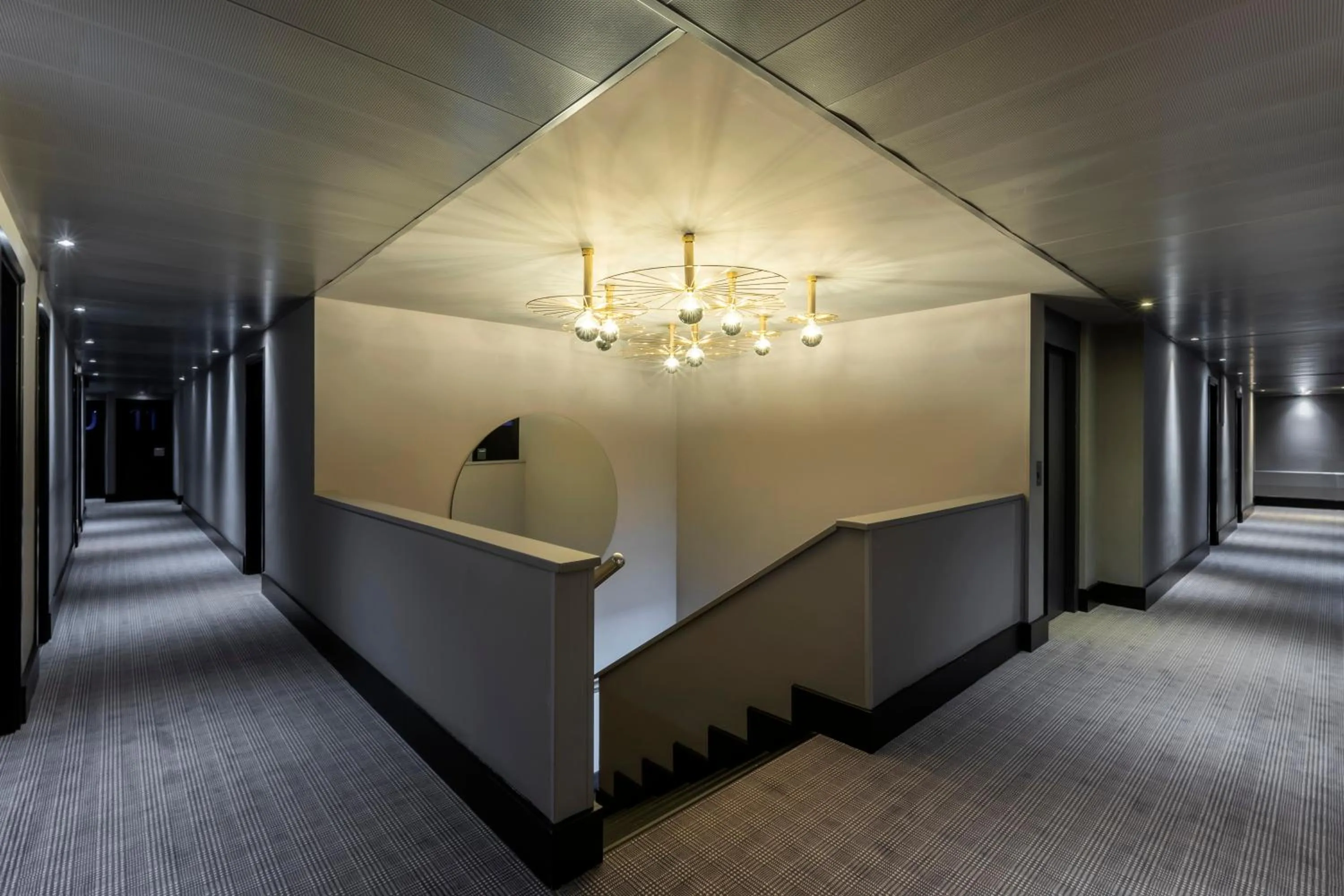 elevator in Hotel Pamplona Plaza